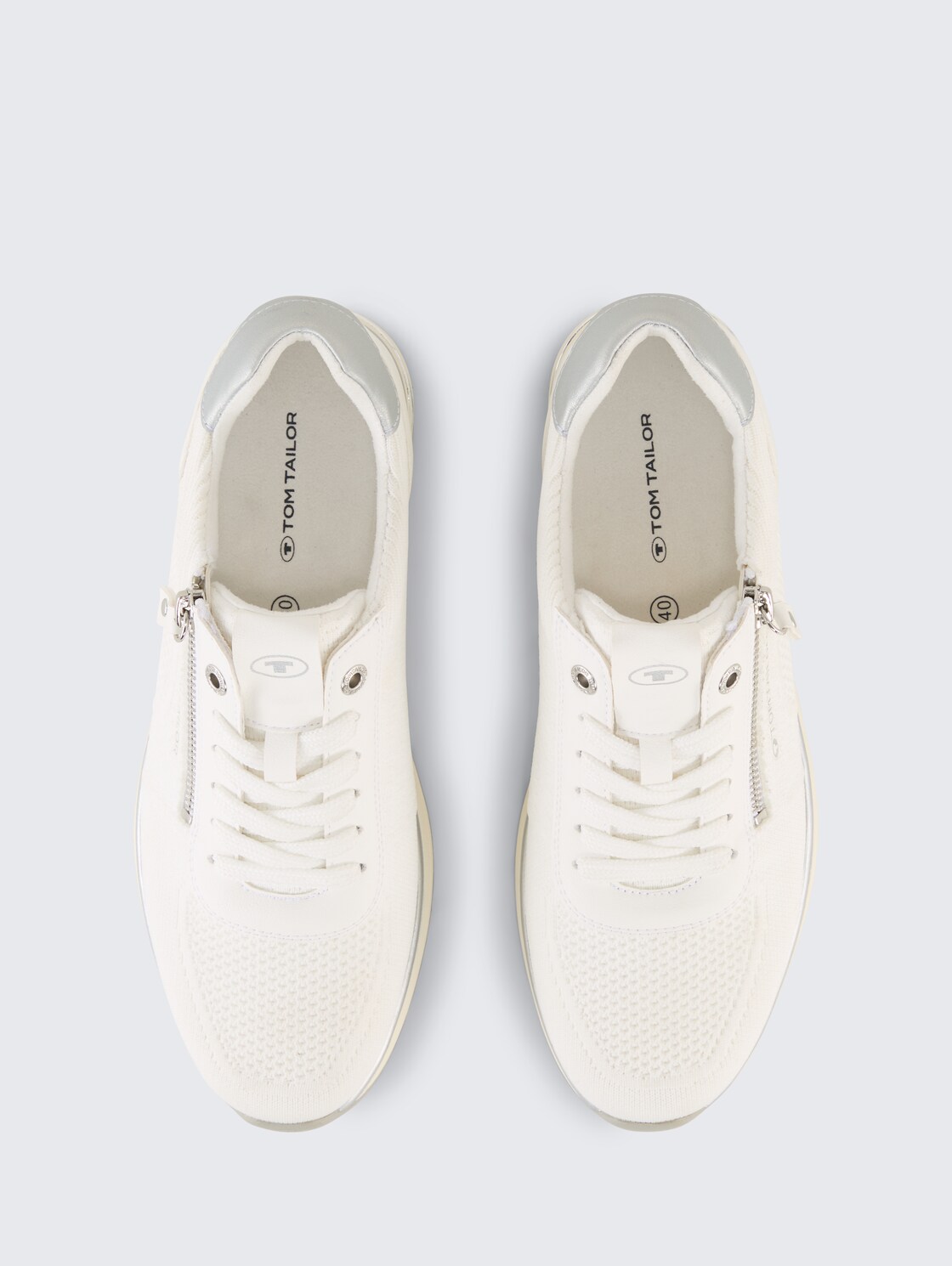 Sneaker mit Mesh-Einsatz - white - Produkt-Ansicht von oben 