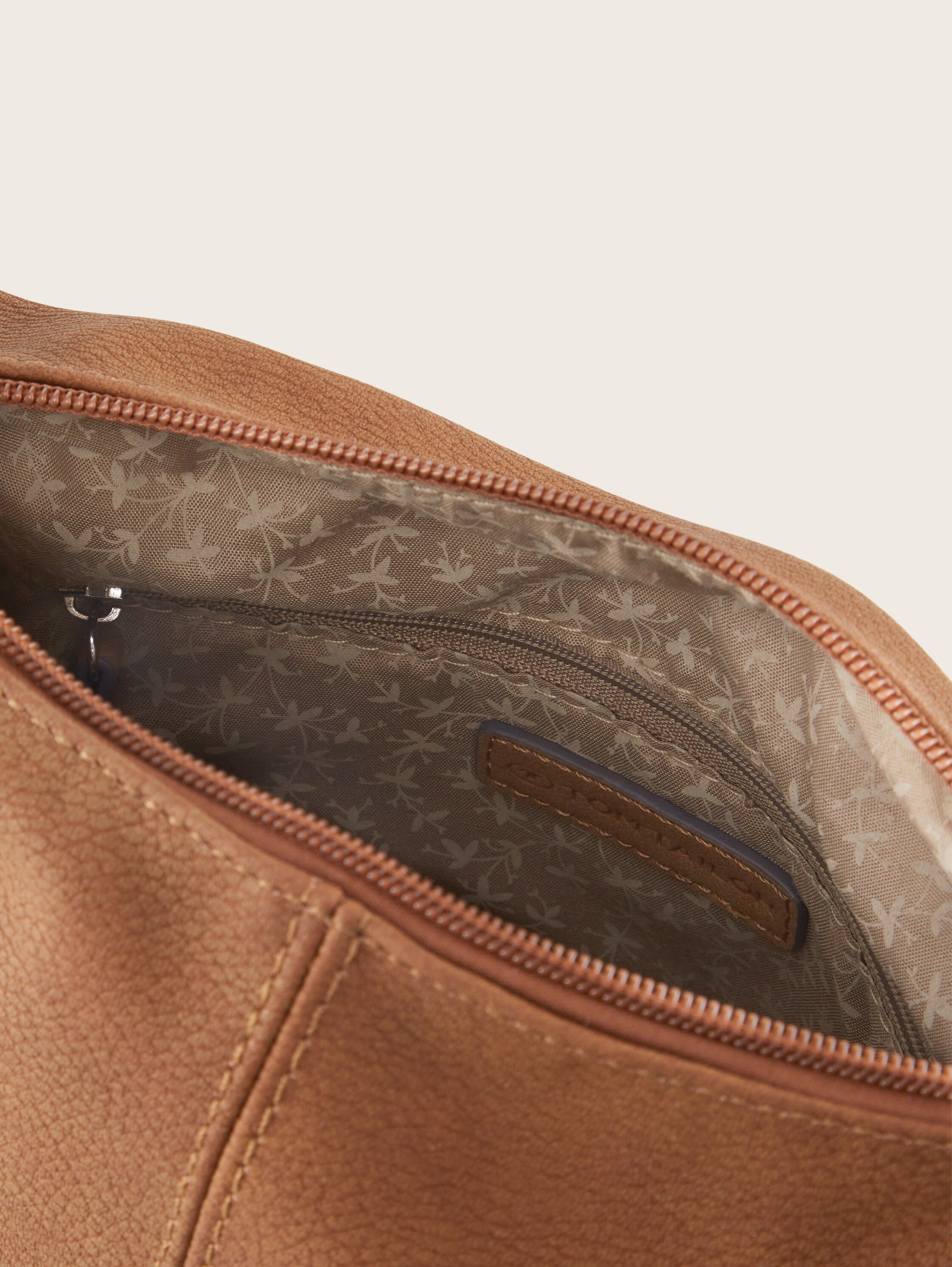 TTCAIA M Umhängetasche mit Reißverschluss-Details - cognac_brandy - 