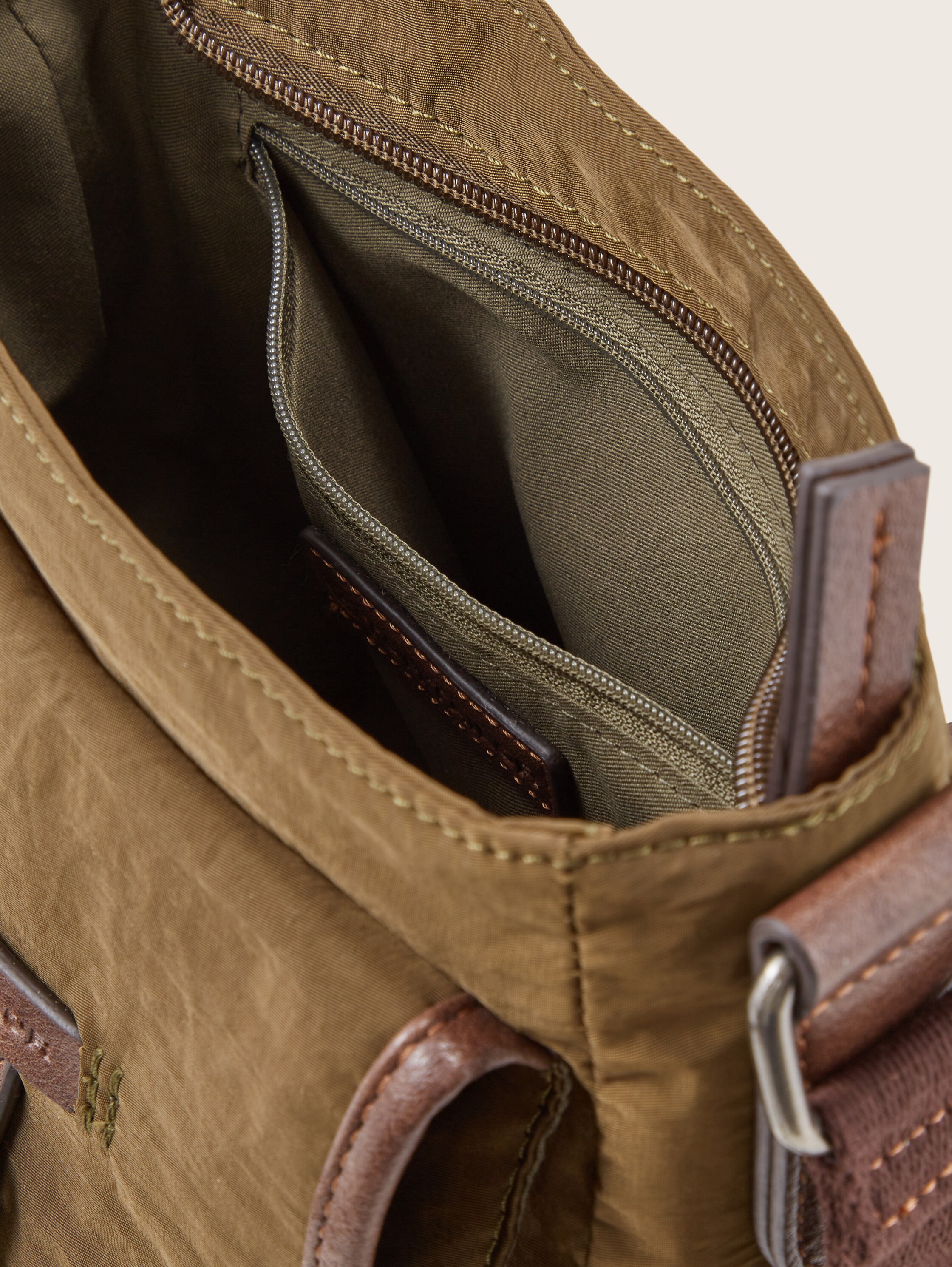 Schoudertas TOM in vintagelook - khaki / khaki - zijaanzicht product 