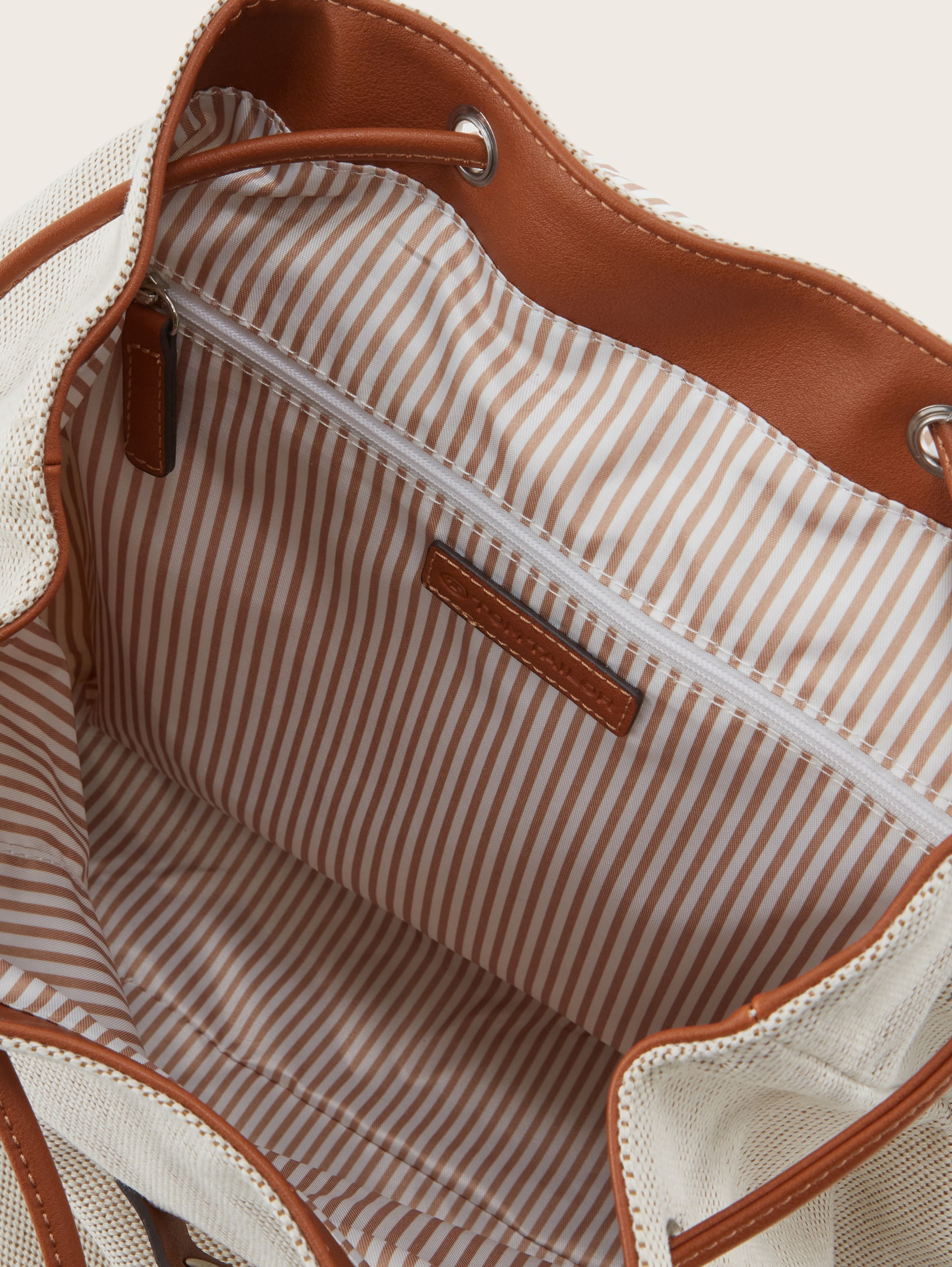 KIMI Rugzak met kunstlederen details - mixed beige - zijaanzicht product 