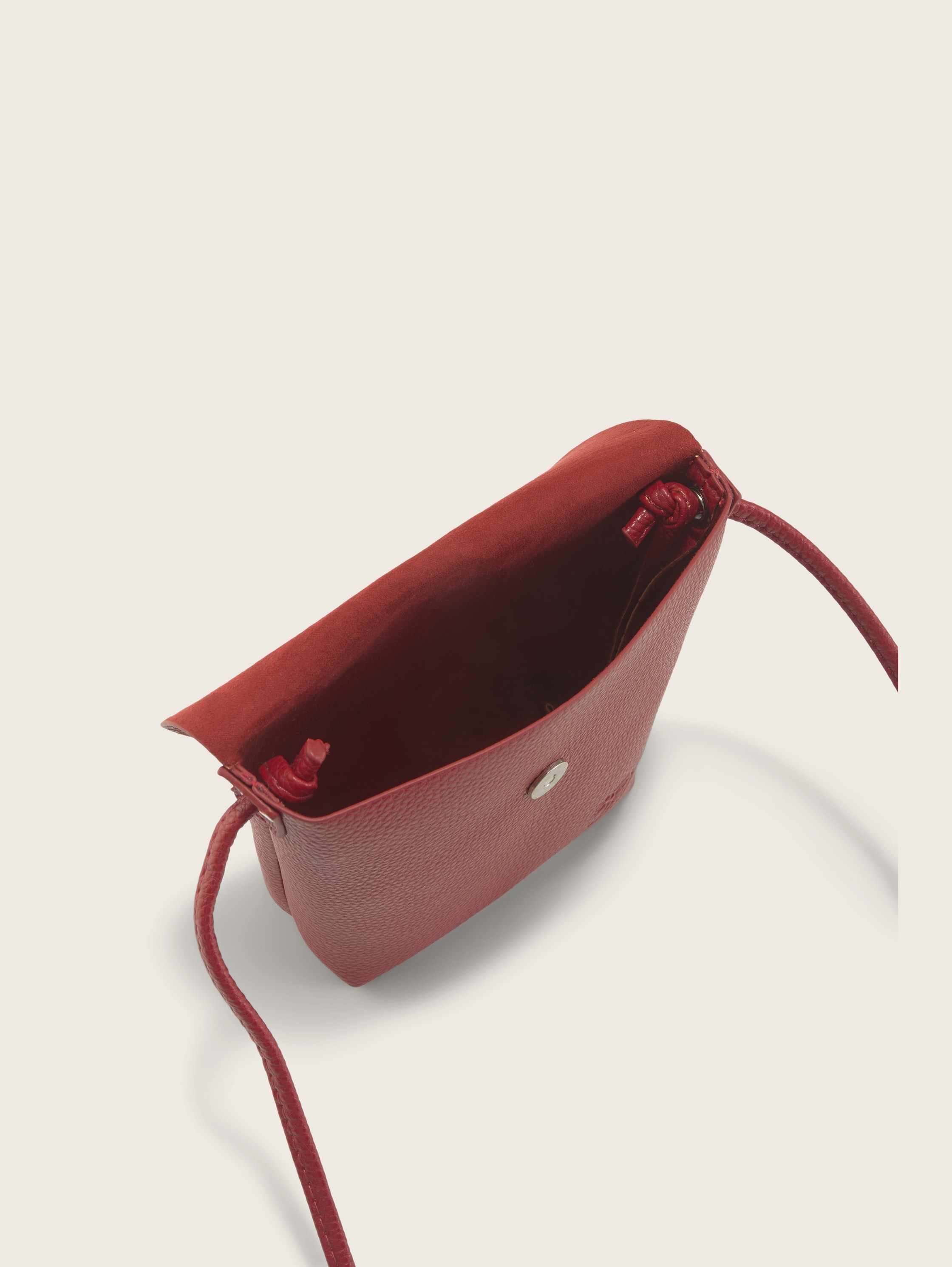 TTIDA S schoudertas met magneetsluiting - mid red - zijaanzicht product 