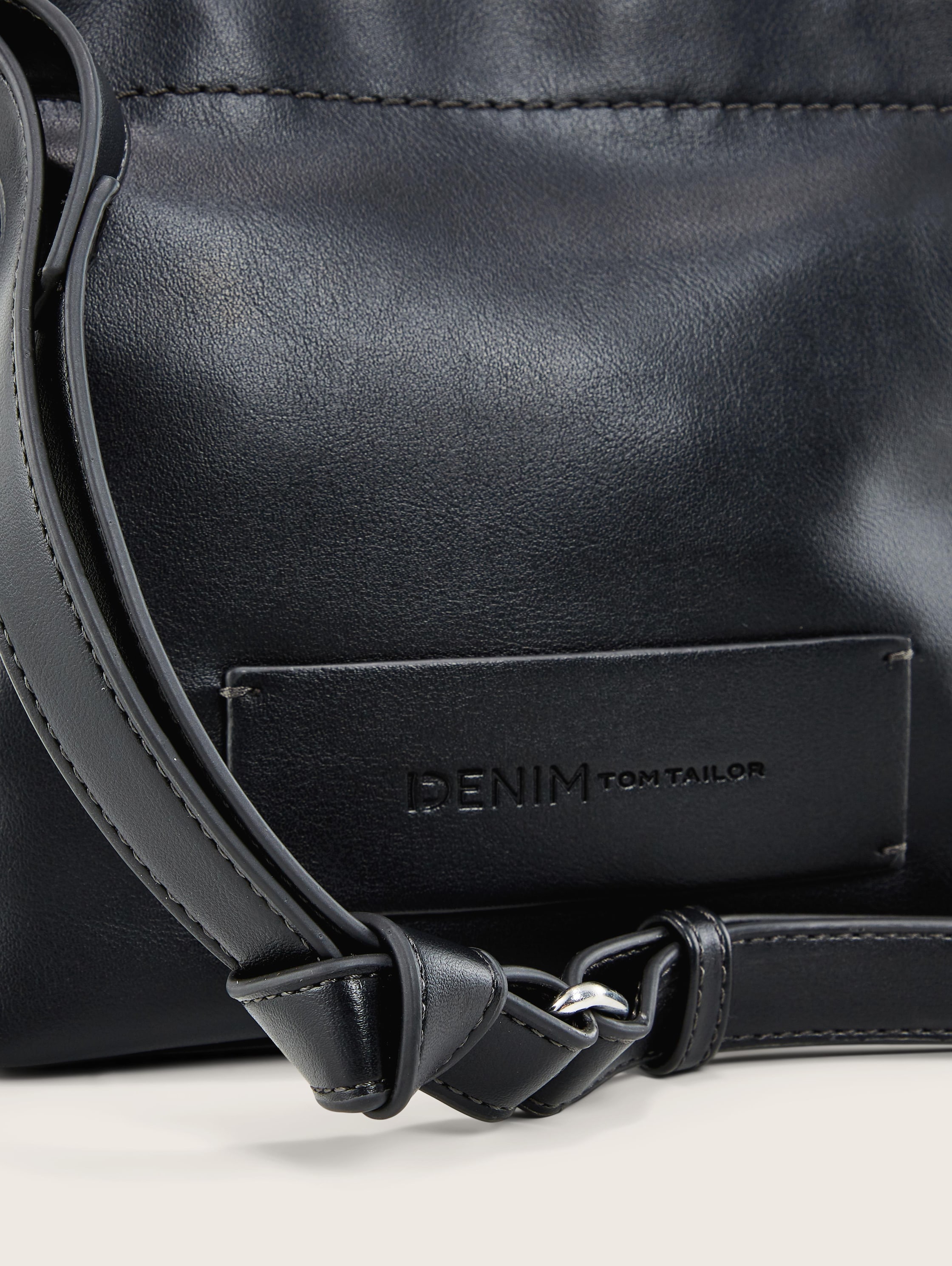 Cross-bag Zanna S Kleine schoudertas met ritssluiting - schwarz / black - zijaanzicht product 