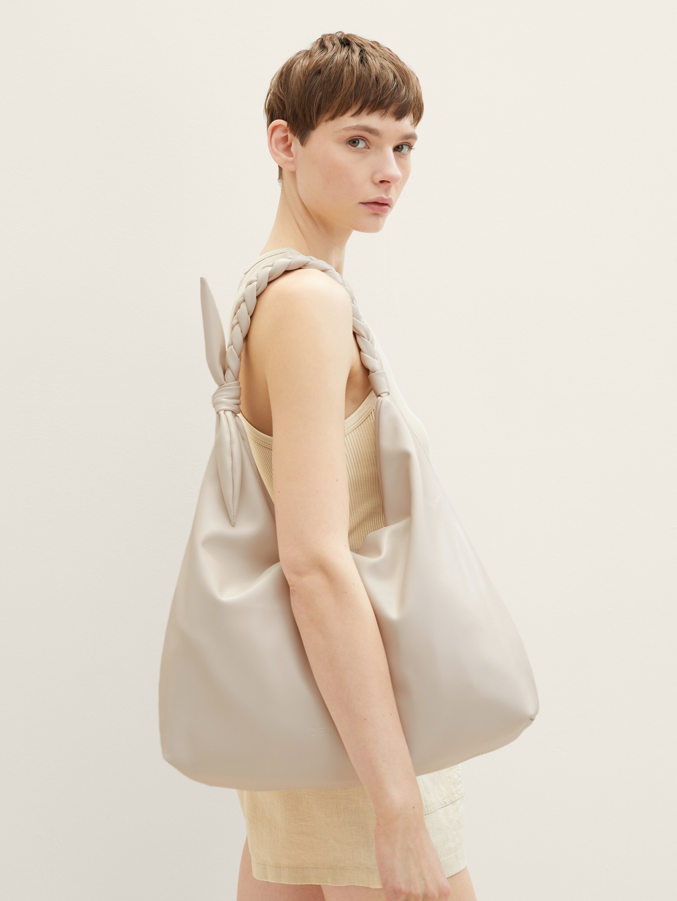 Rica Shopper - 1
