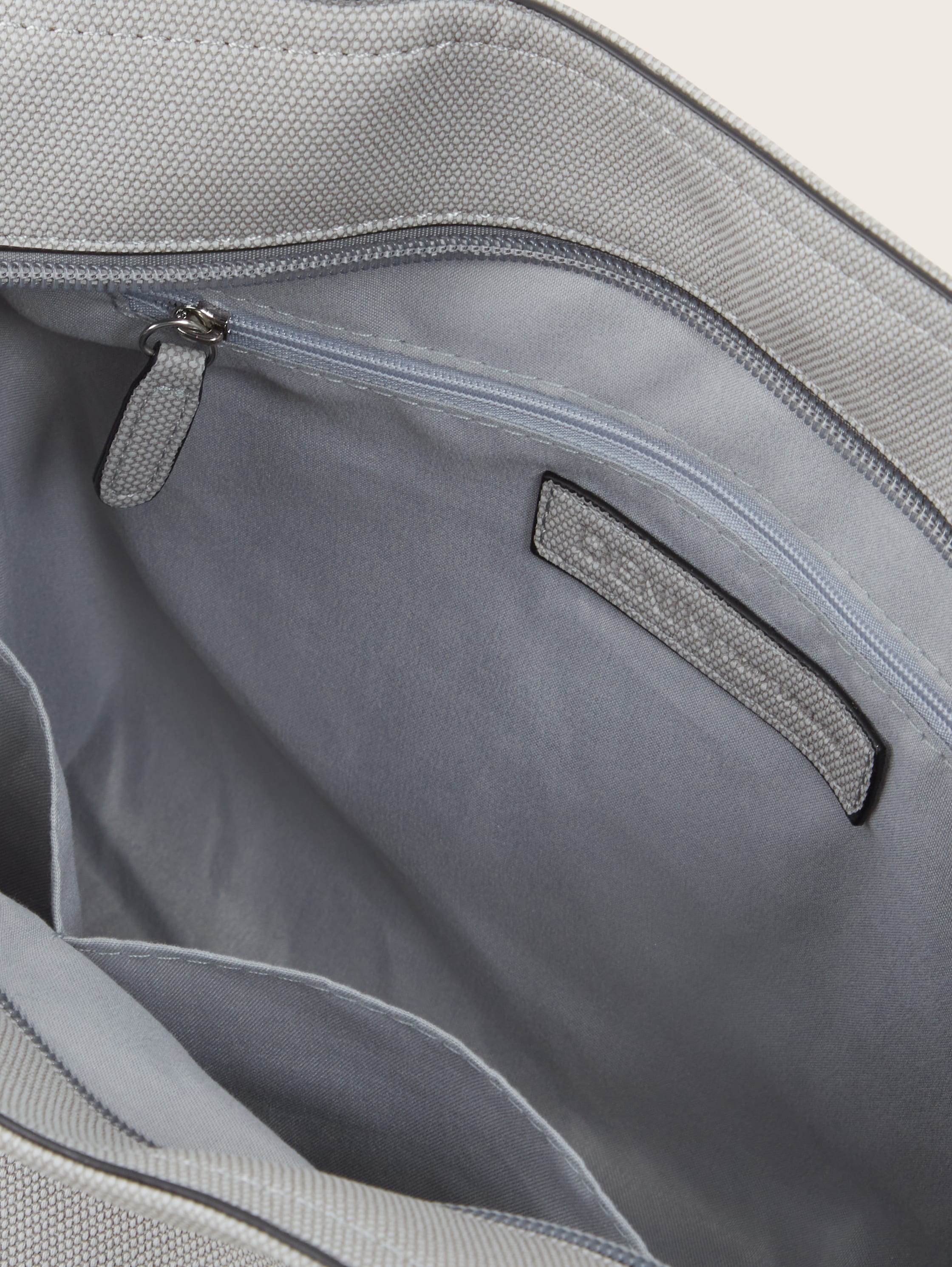 Verena Umhängetasche - hellblau / light blue - seitliche Produkt-Ansicht 