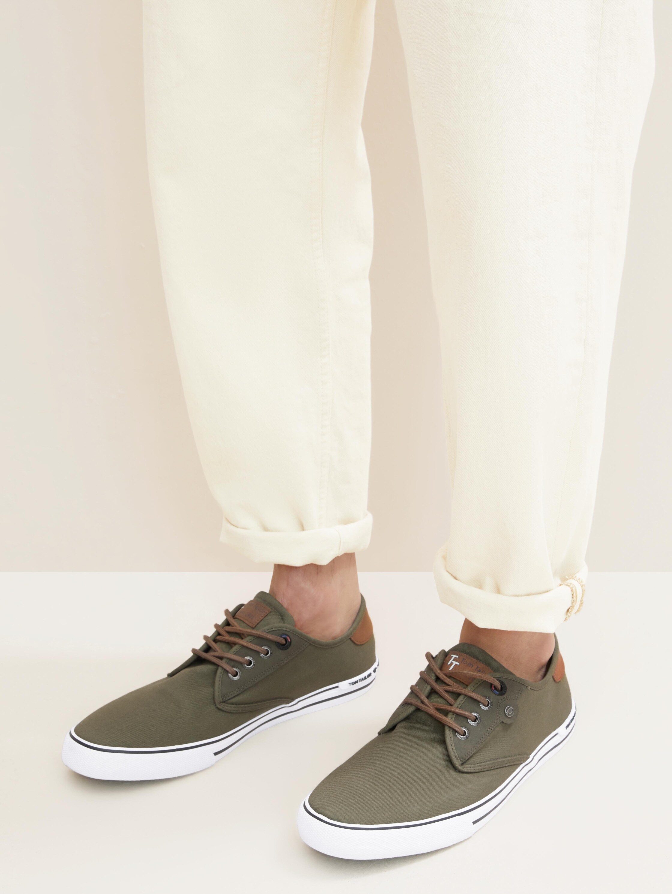 Sneaker mit Logo-Print - khaki