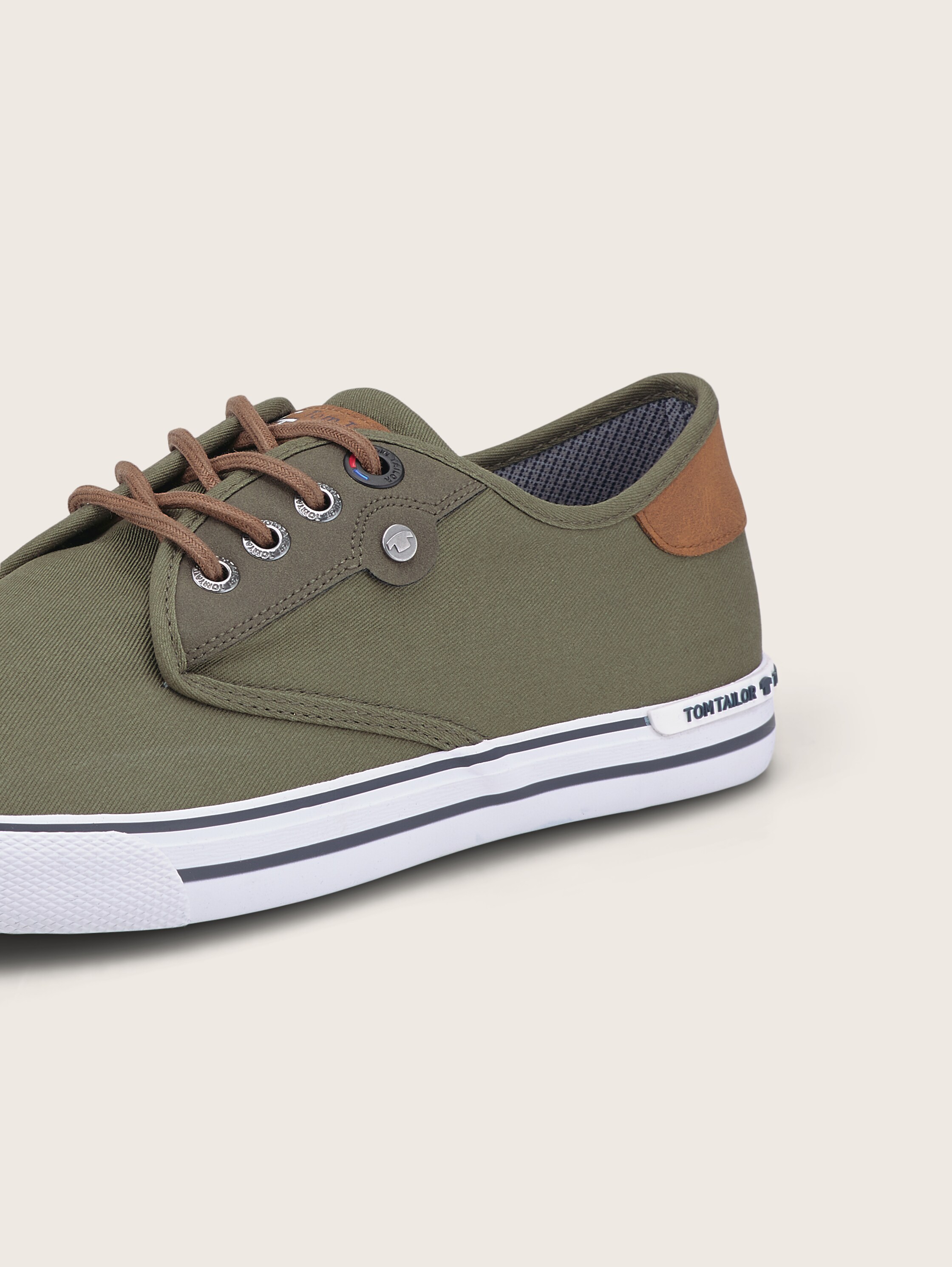 Sneaker mit Logo-Print - khaki