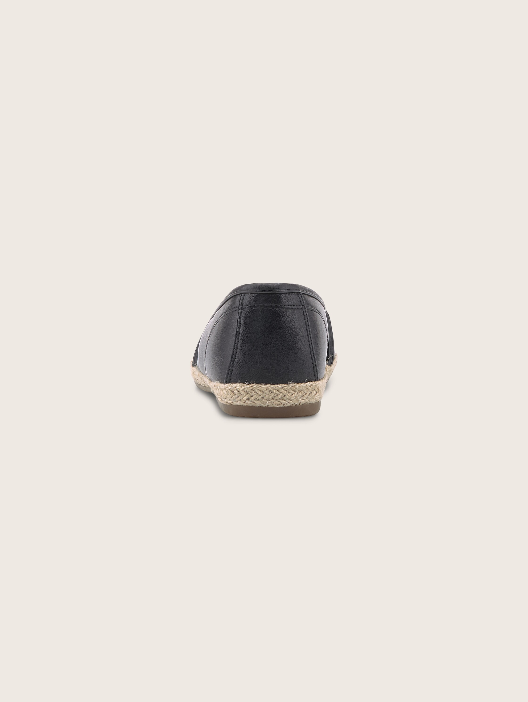 Geschlossene Slipper in Lack-Optik - 4