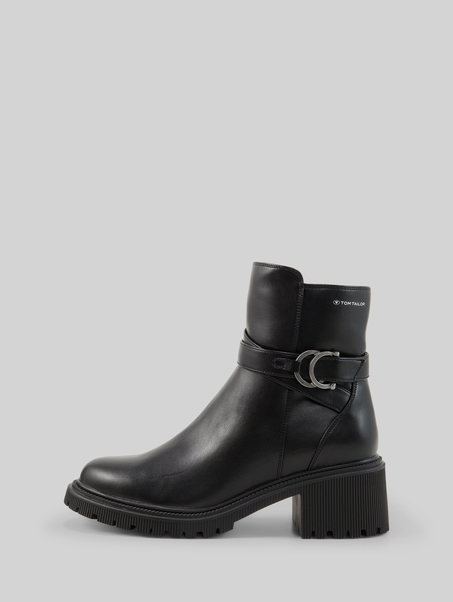 Heeled ankle boots with buckle - black - Product detail view