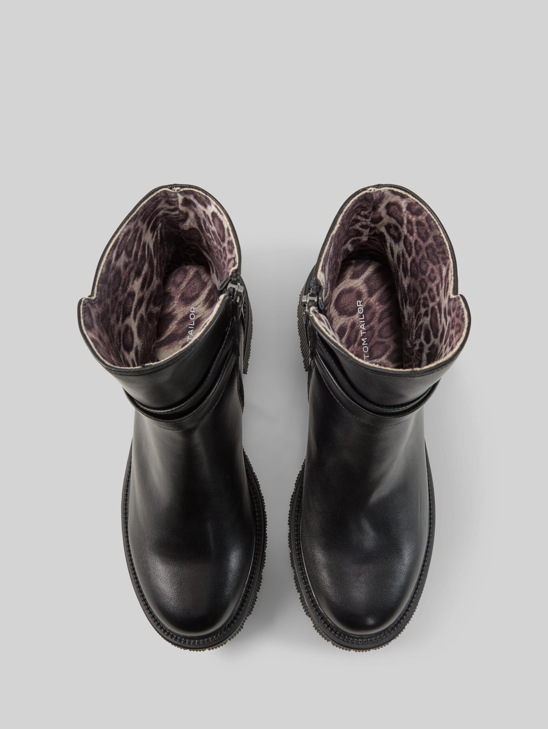 Heeled ankle boots with buckle - black - Product view from top