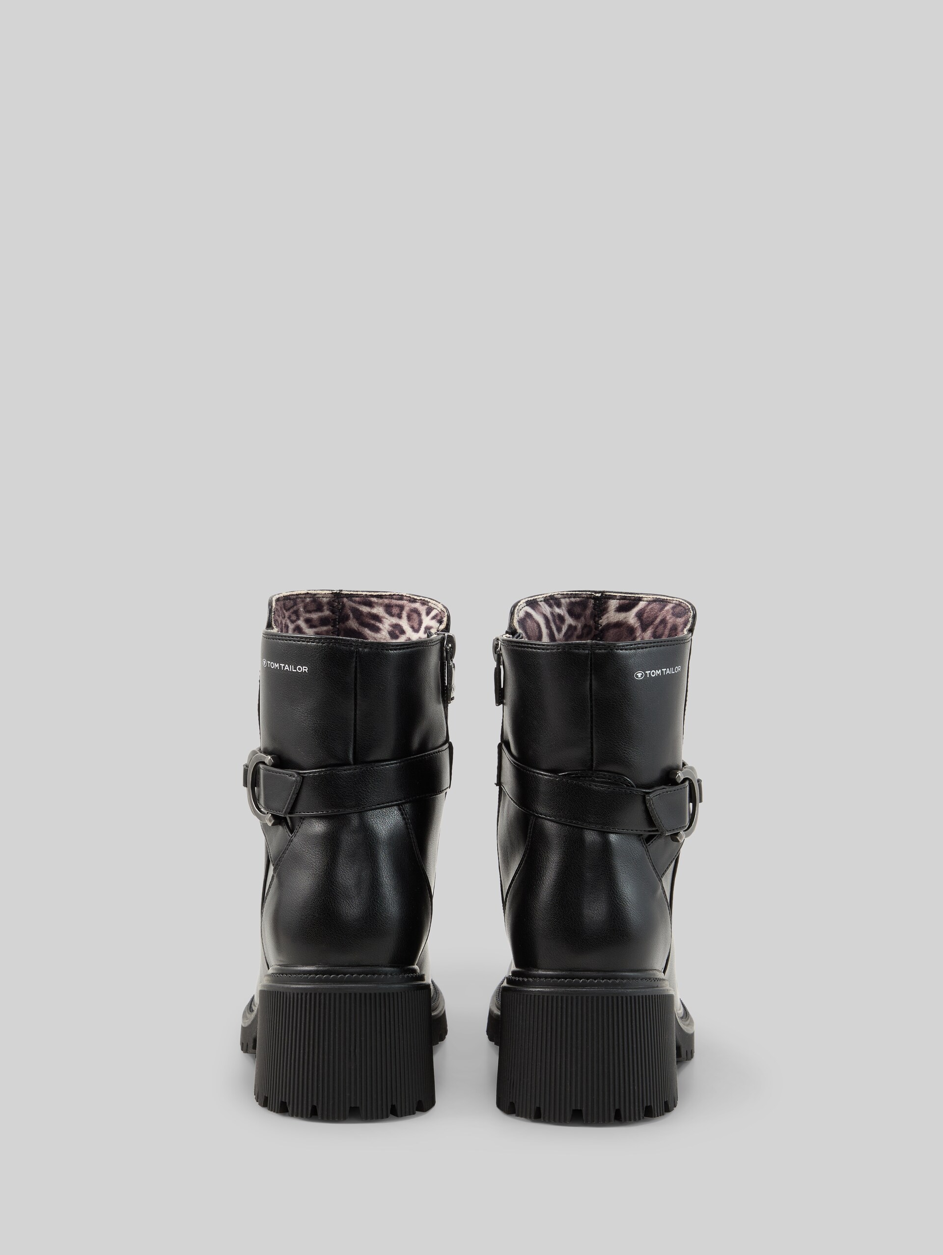 Heeled ankle boots with buckle - black - Product rear view