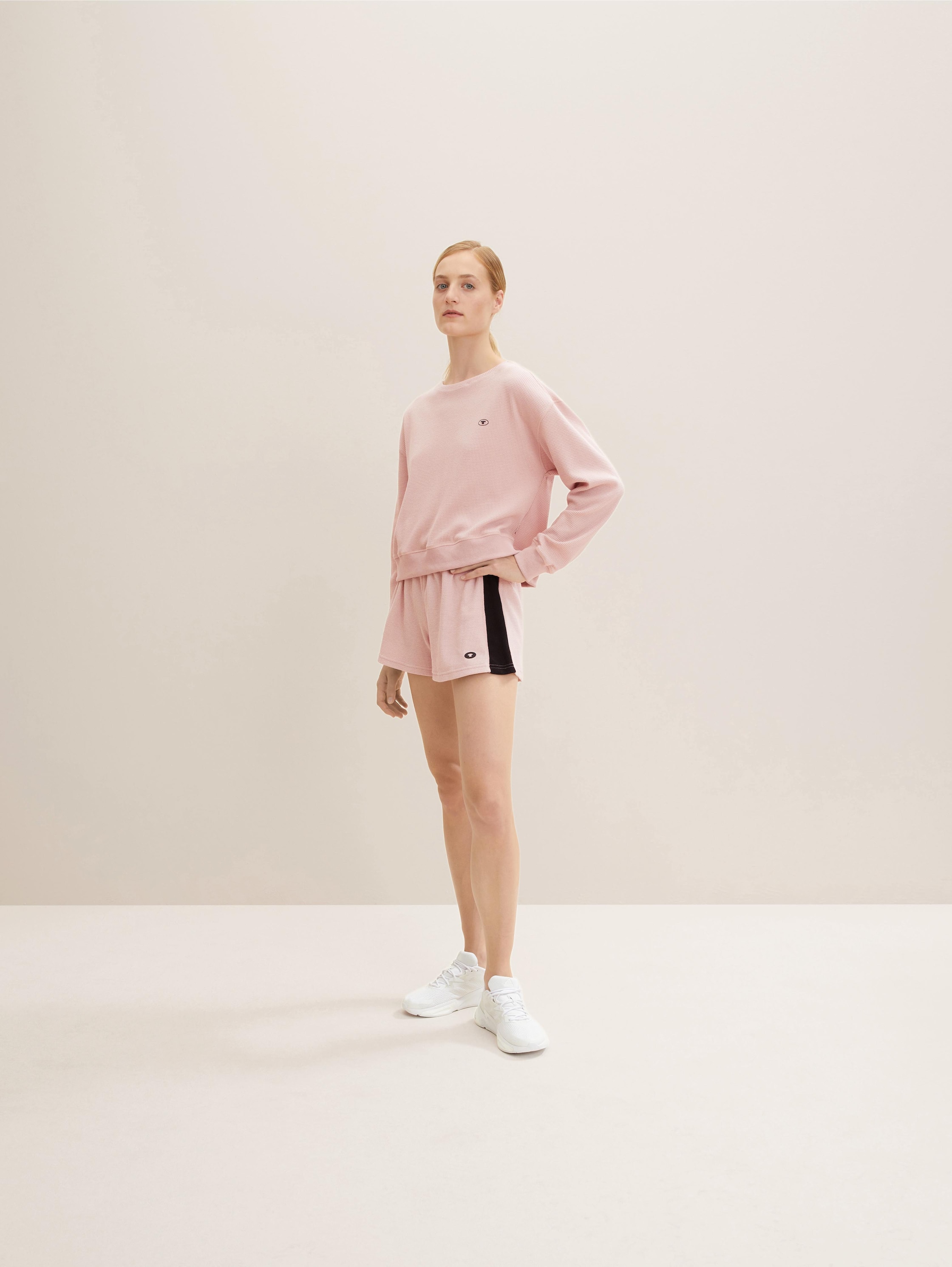 Ademend sweatshirt - old rose - Model vooraanzicht