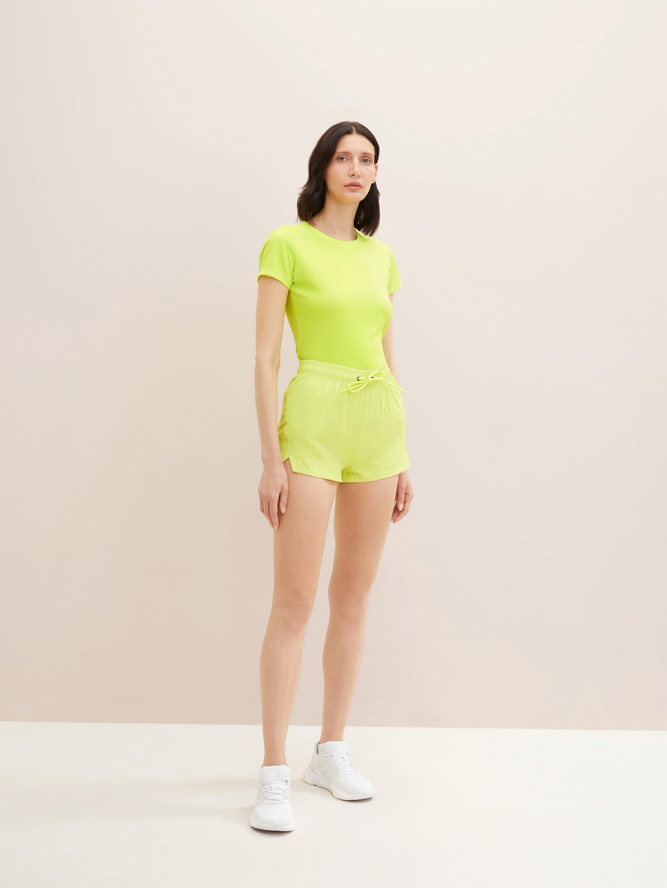 Atmungsaktive Sport-Shorts mit Kordelzug - 1
