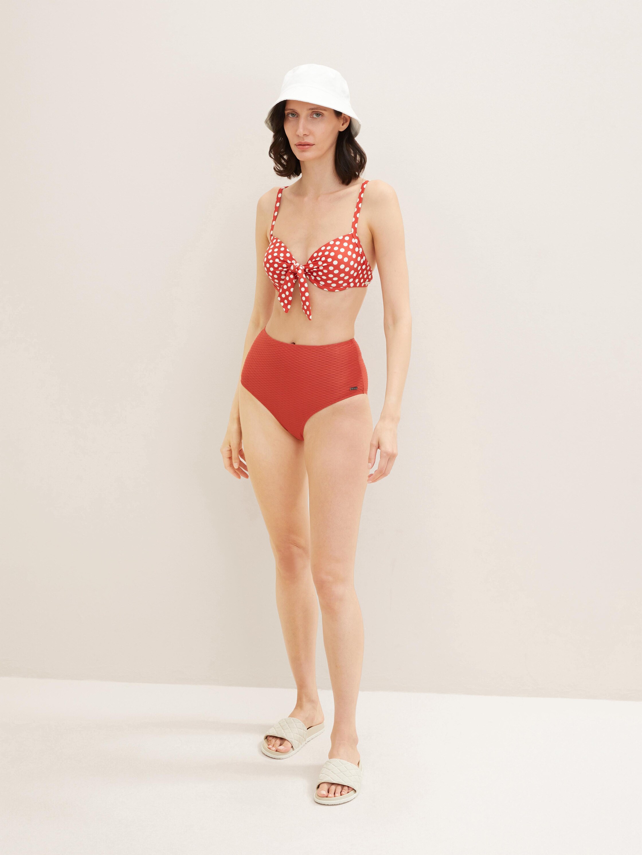 Hoch geschnittene Bikinihose - 1