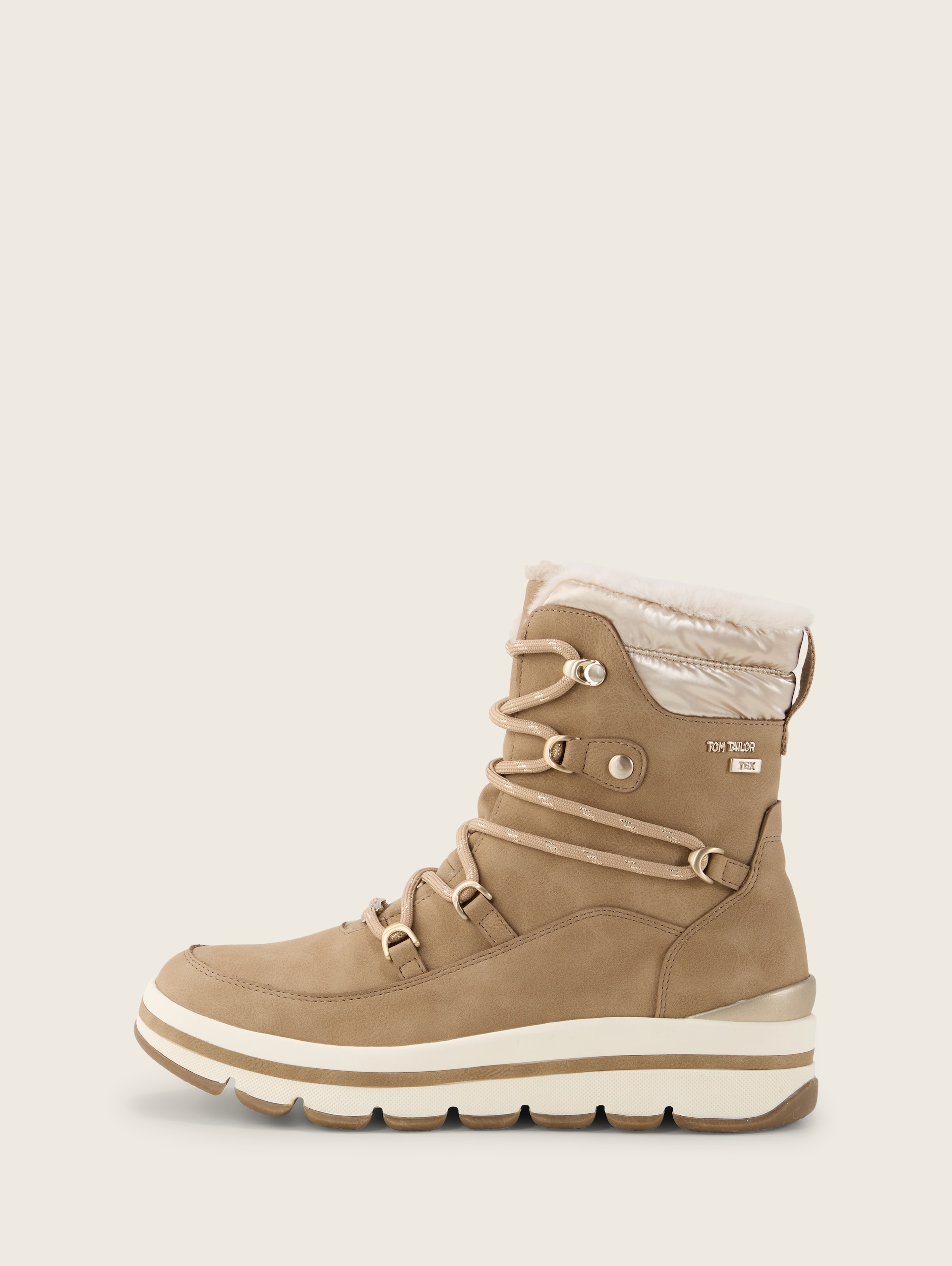 Gefütterte Schneestiefel mit Plateau-Absatz - dark sand - seitliche Produkt-Ansicht