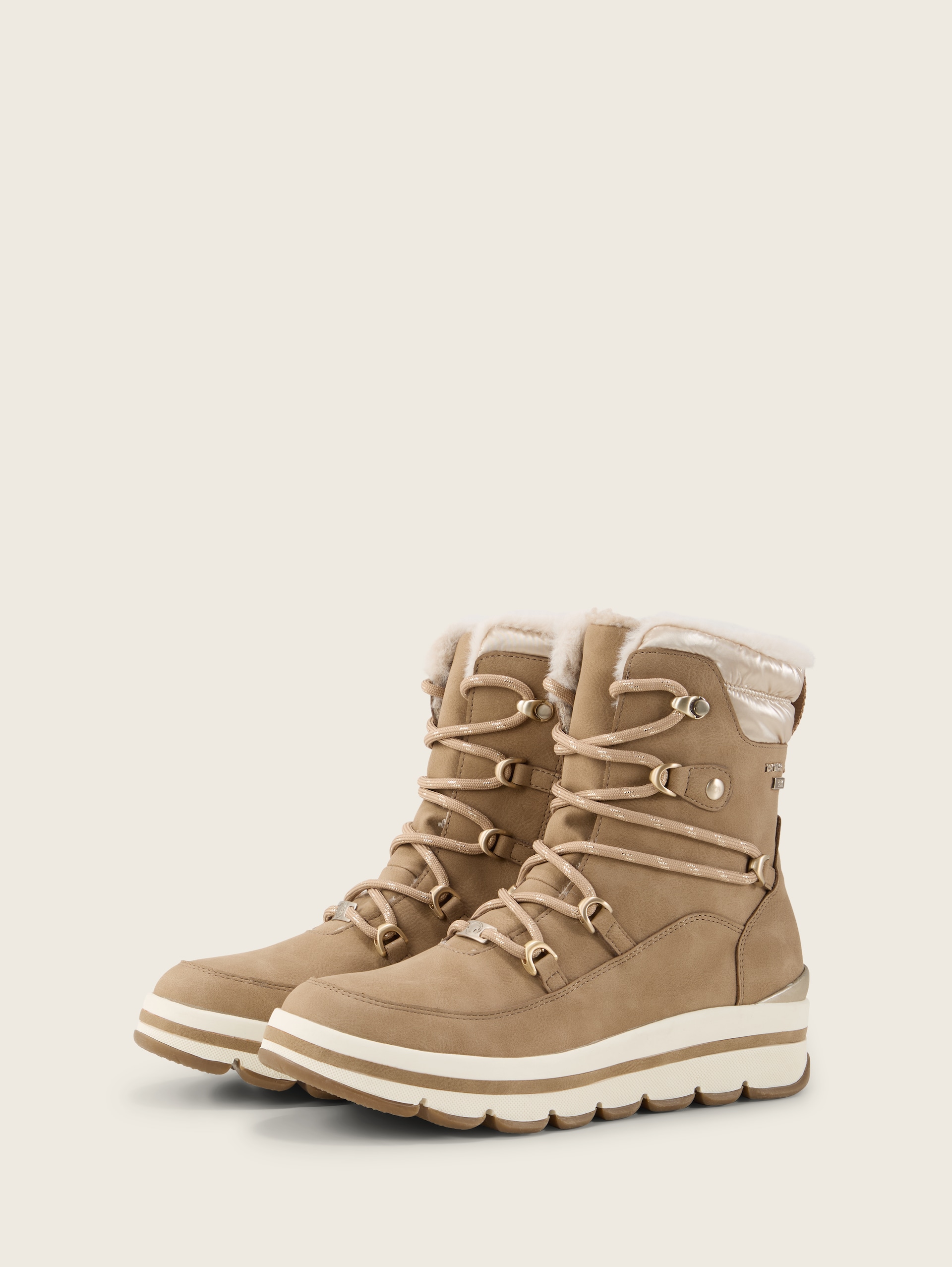 Gefütterte Schneestiefel mit Plateau-Absatz - dark sand - seitliche Produkt-Ansicht
