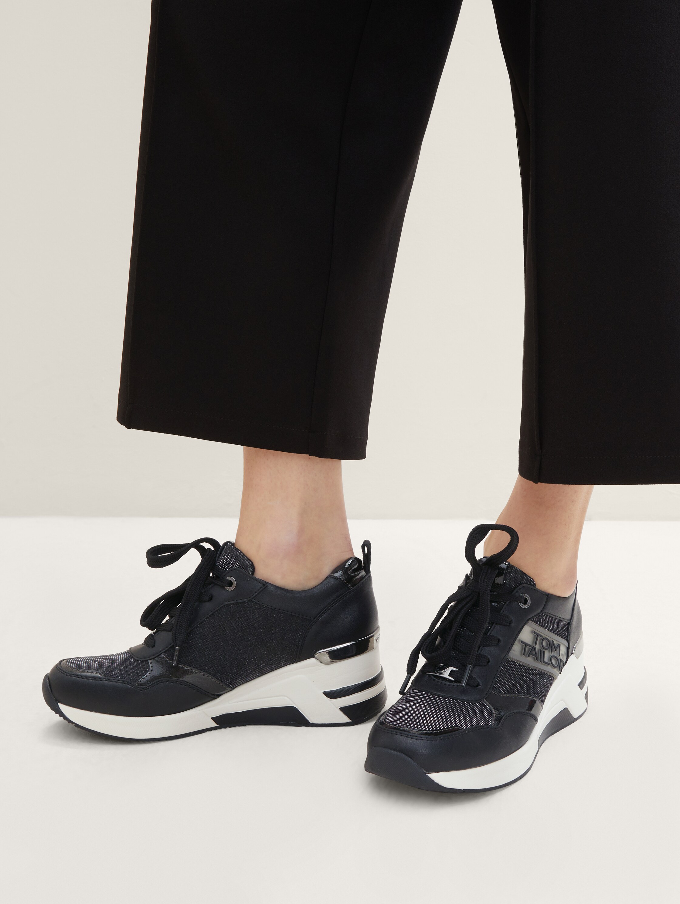 Sneaker mit Keil-Absatz - 1