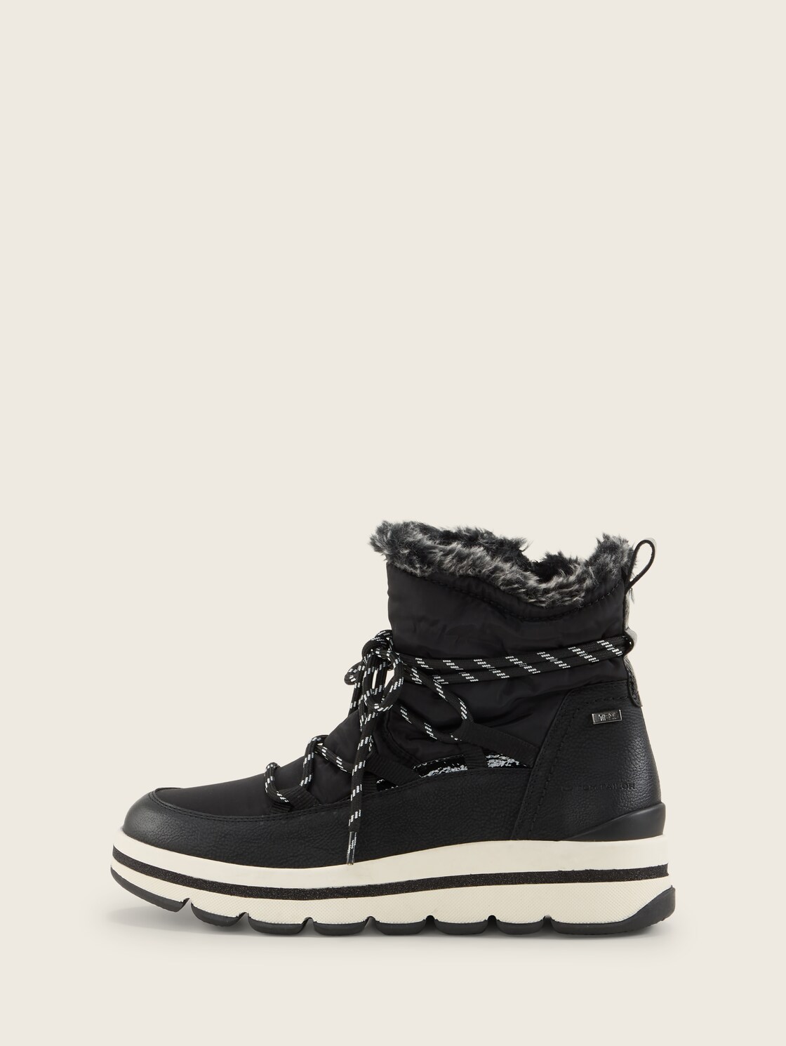 Gefütterte Stiefel mit Plateau - black - seitliche Produkt-Ansicht