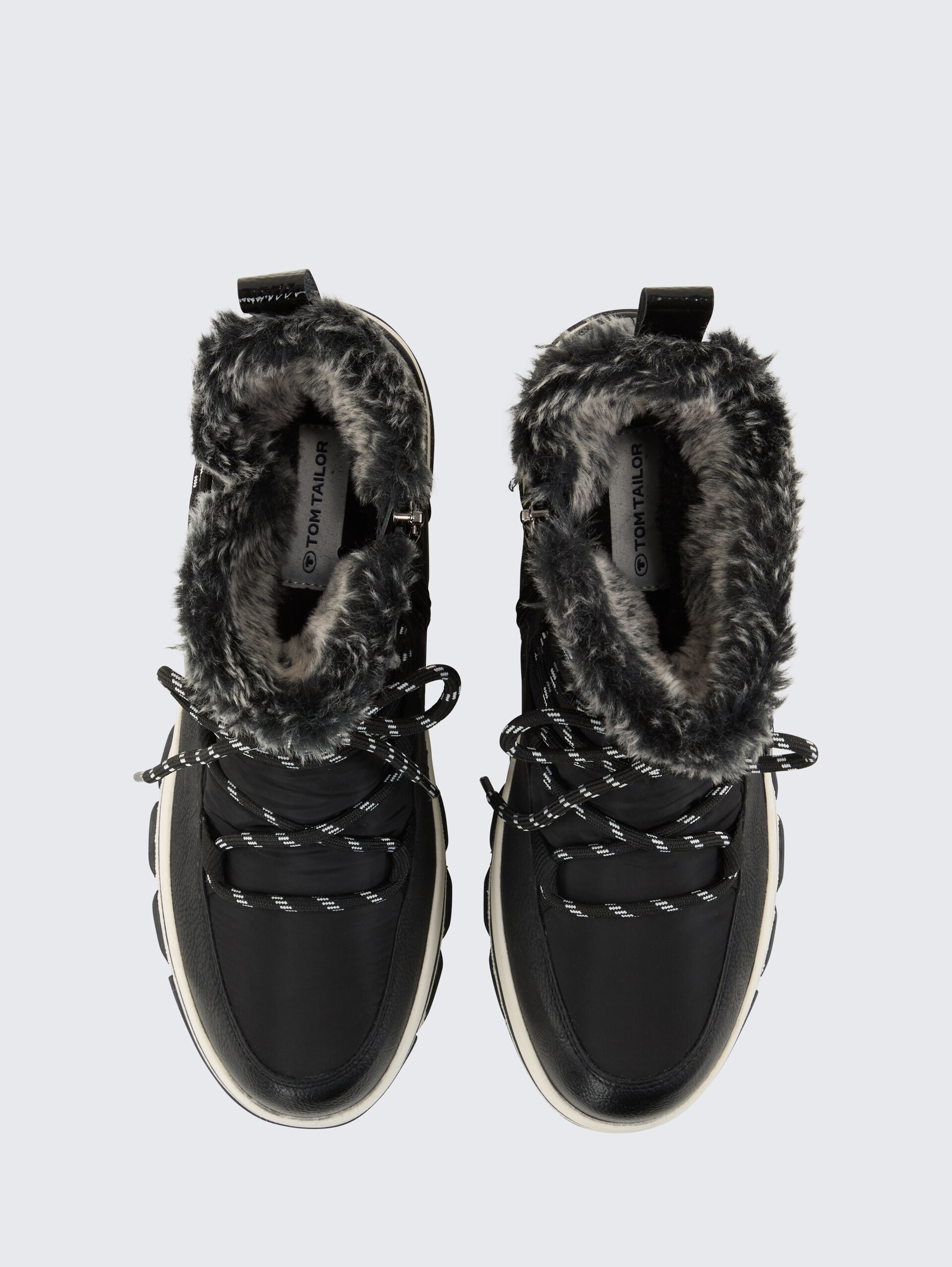 Gefütterte Stiefel mit Plateau - black - Produkt-Ansicht von oben 
