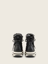 Gefütterte Stiefel mit Plateau - black - Produkt-Rückansicht