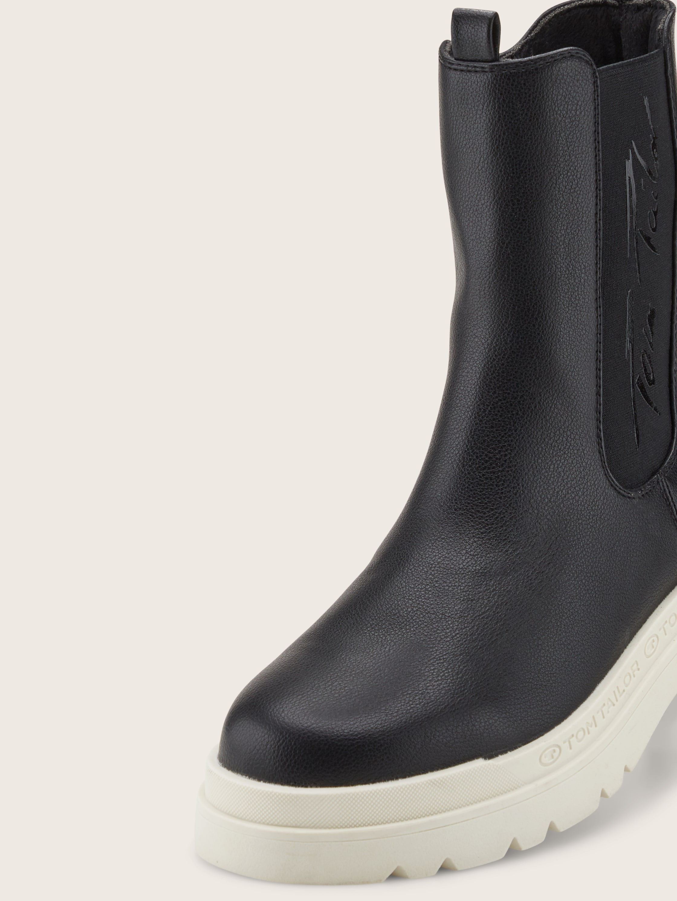 Gefütterte Stiefeletten - black