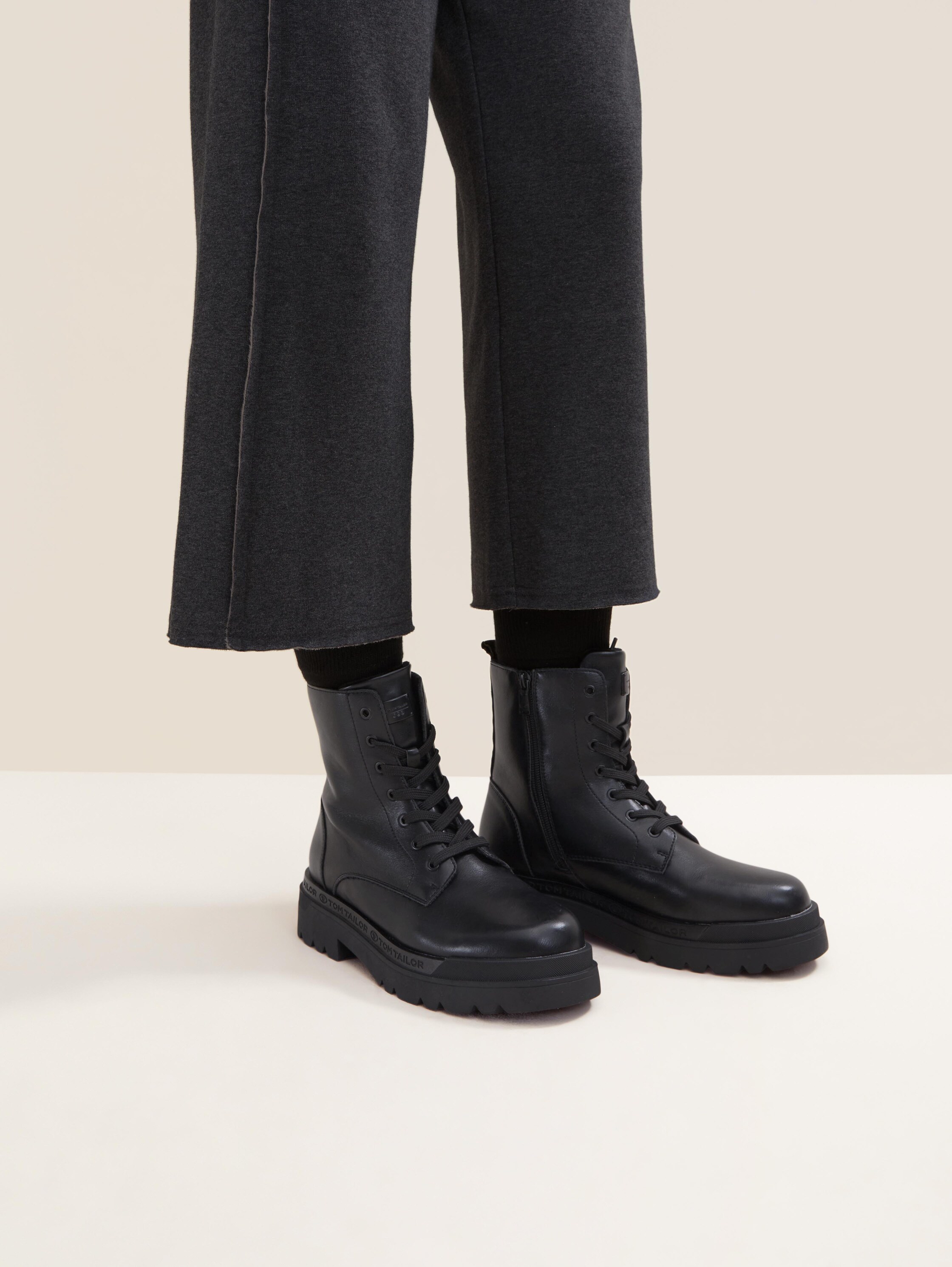 Schnürstiefel aus glattem Lederimitat - 2