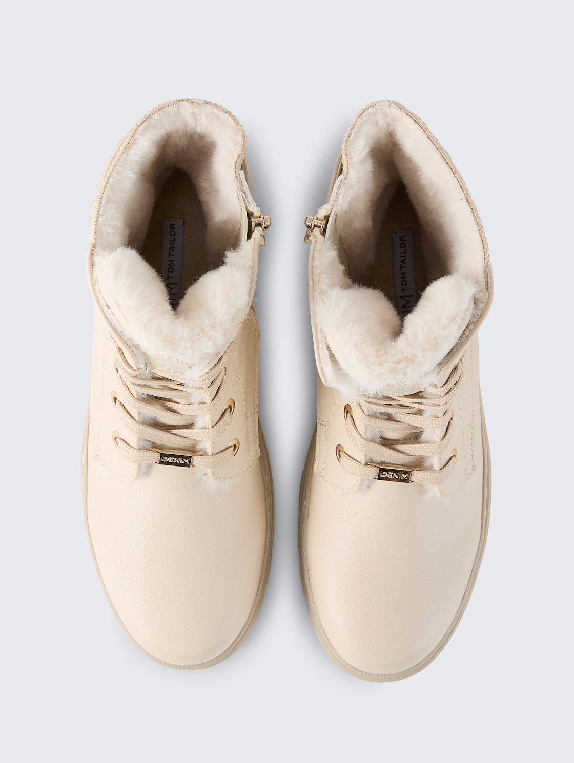 Wasserdichte Stiefel mit Logo-Applikation - beige - Produkt-Ansicht von oben 