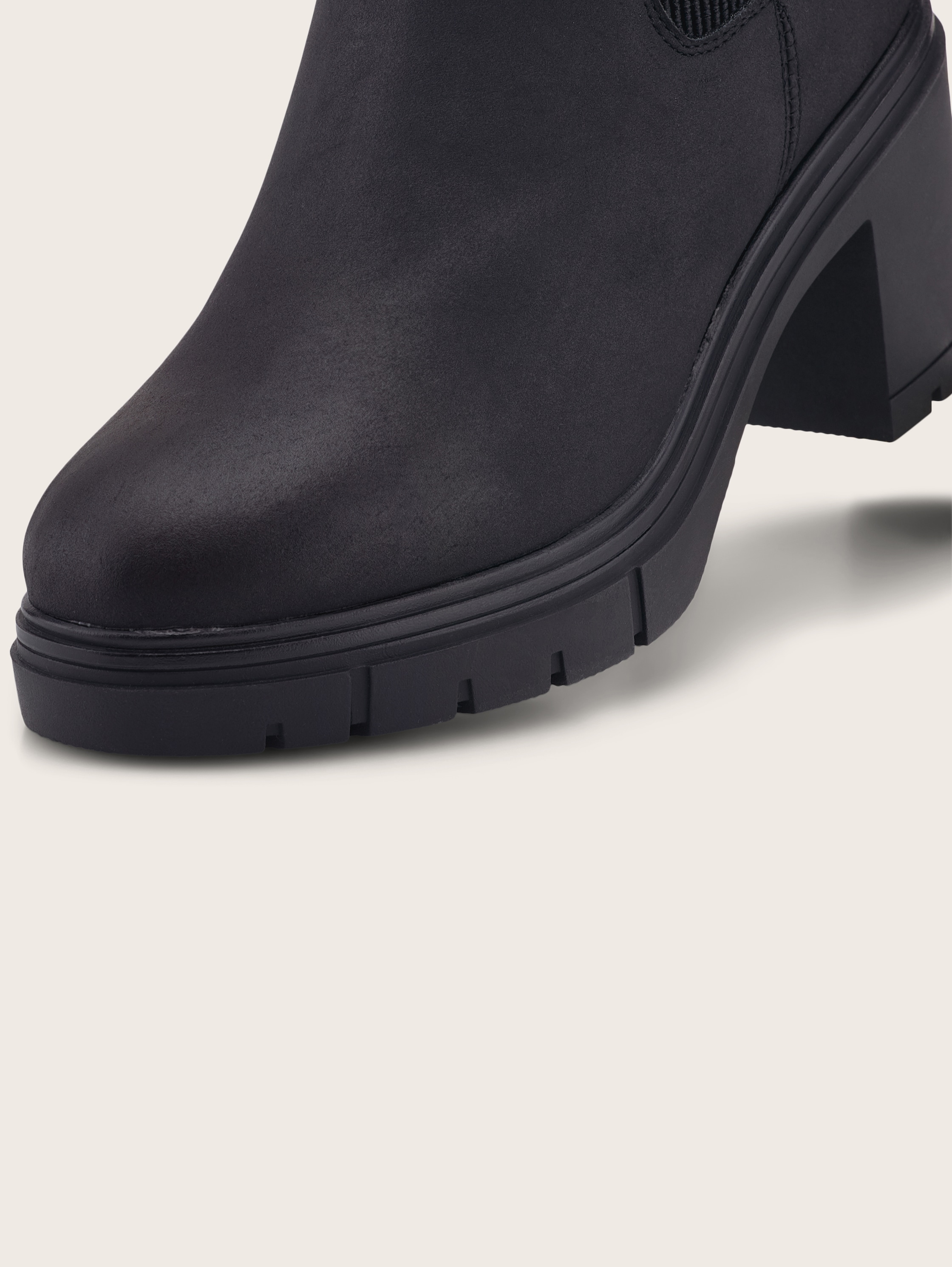 Gefütterte Stiefeletten mit Block-Absatz - black