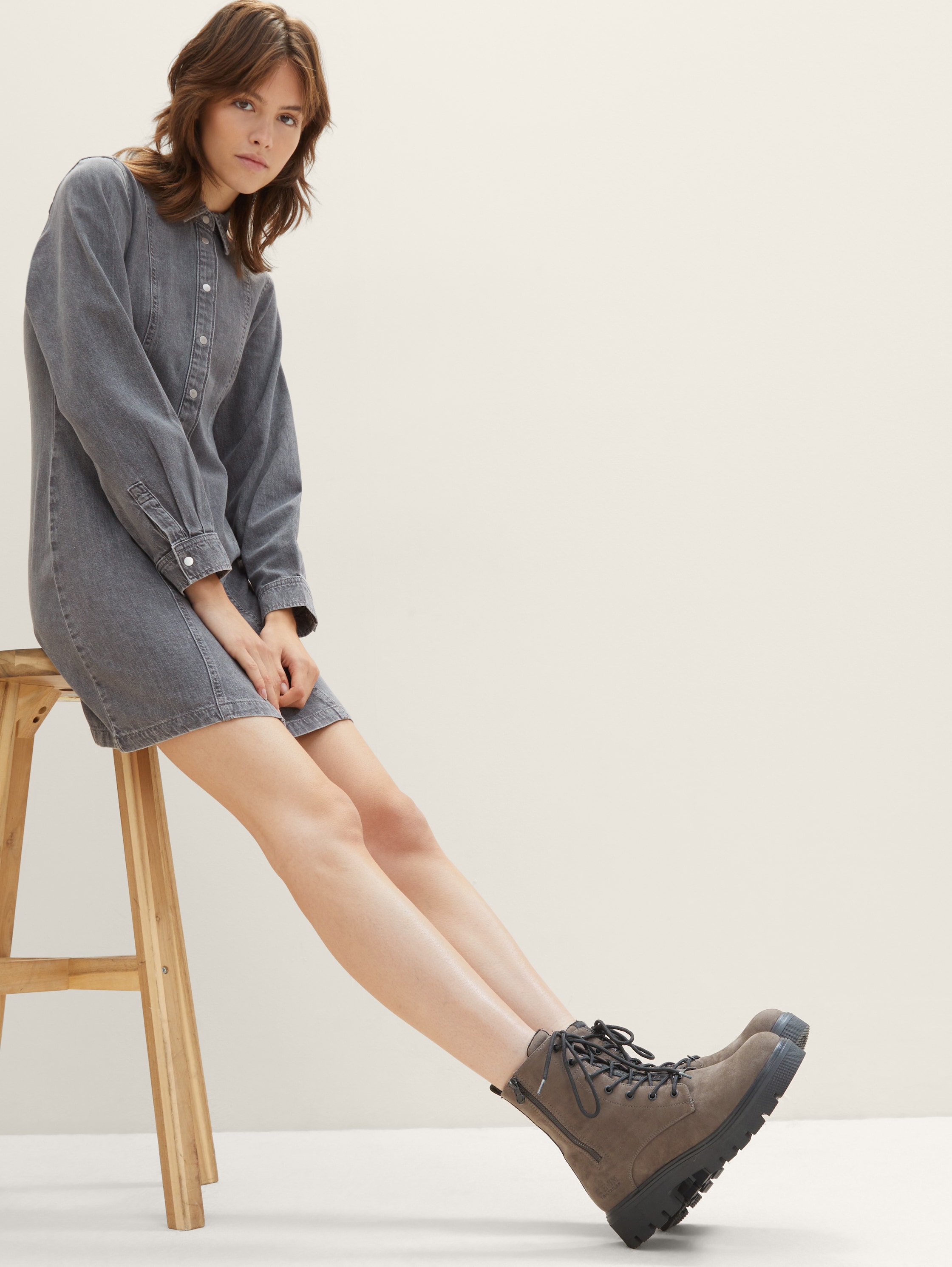 Stiefelette mit Block-Absatz - dktaupe