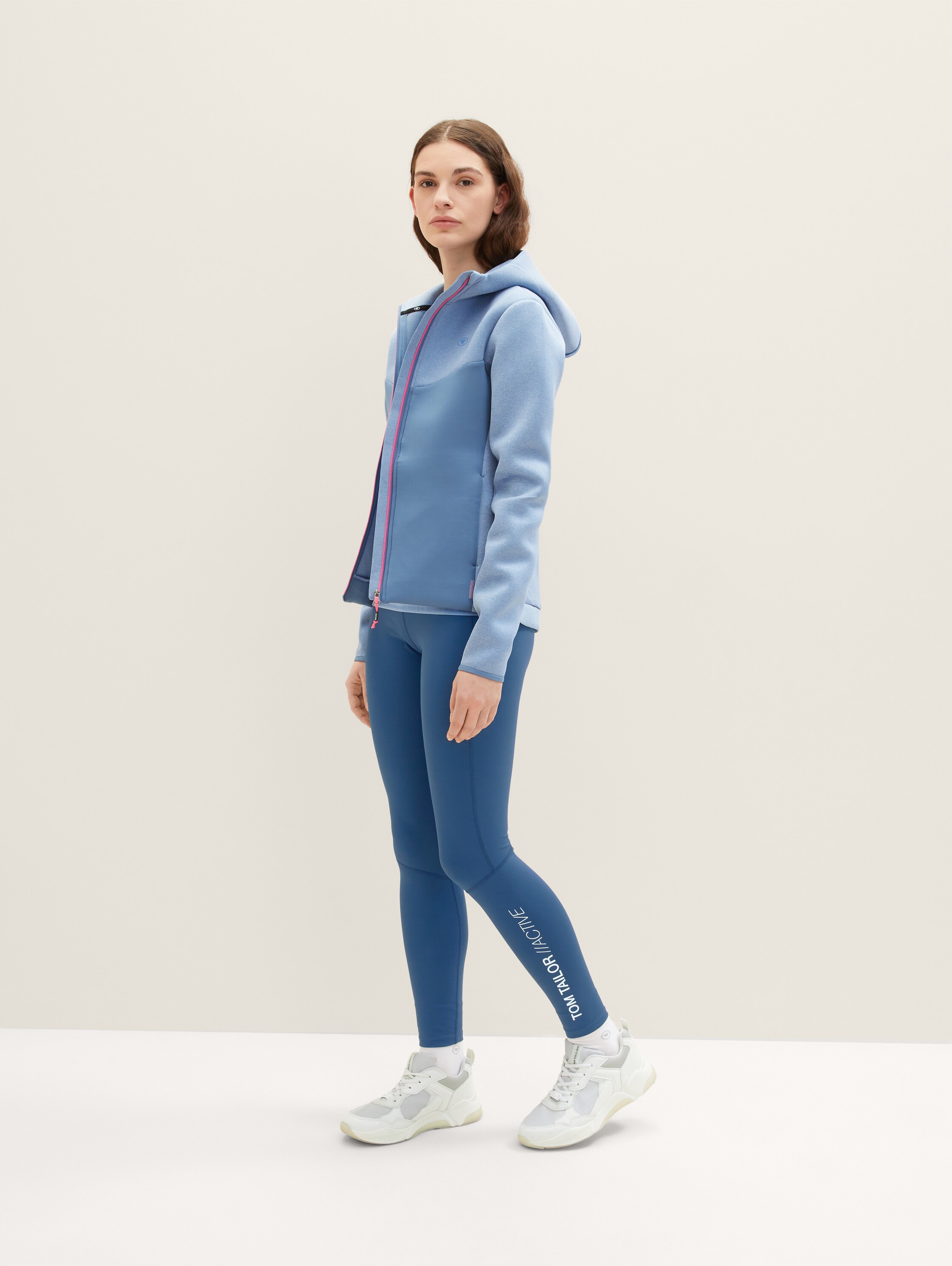 Sport-Sweatjacke mit Kapuze - 6