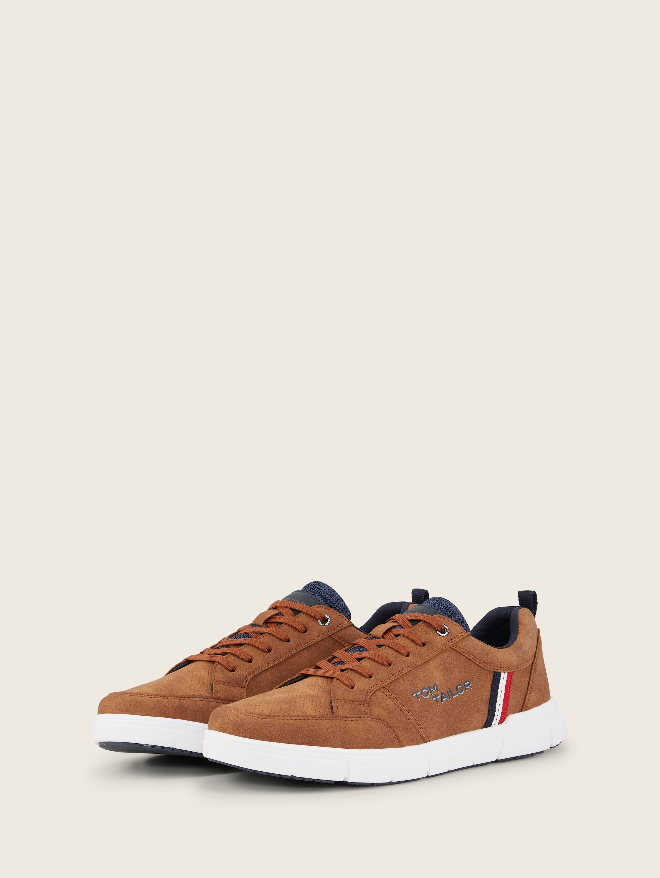 Sneaker mit Logo Print - cognac - seitliche Produkt-Ansicht