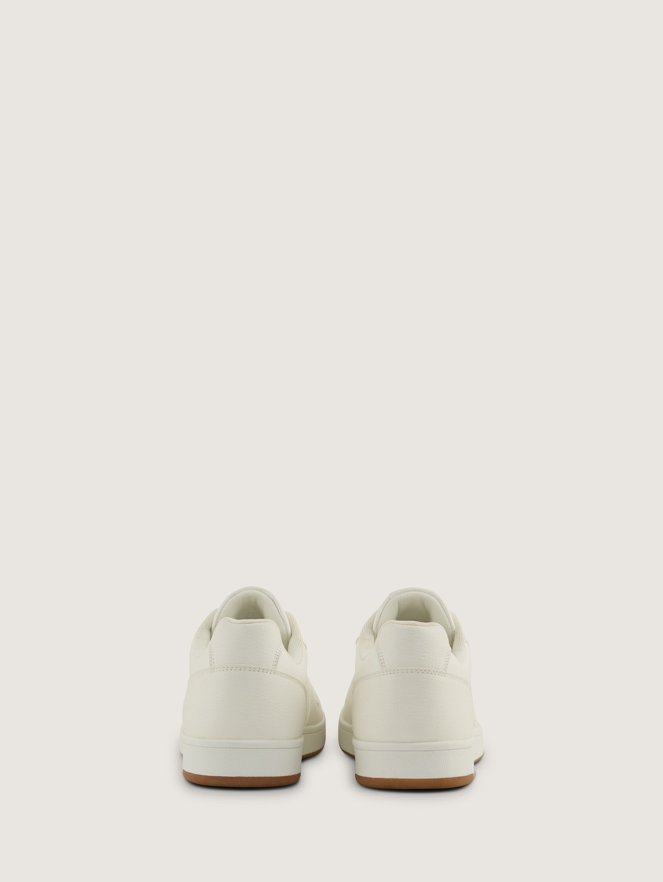 Sneaker mit Lochmuster - 2