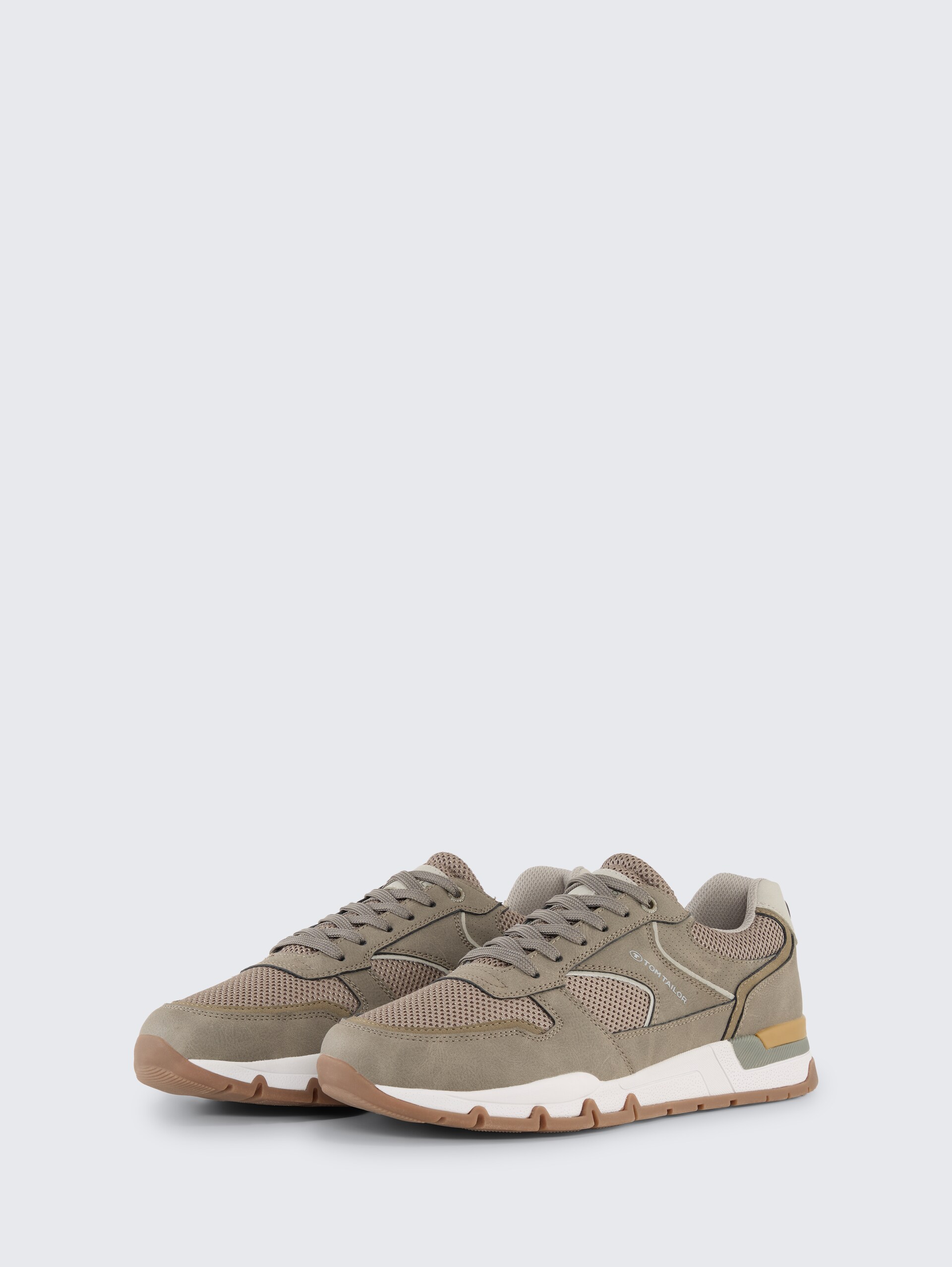 Sneaker met mesh inzetstuk - mud - zijaanzicht product