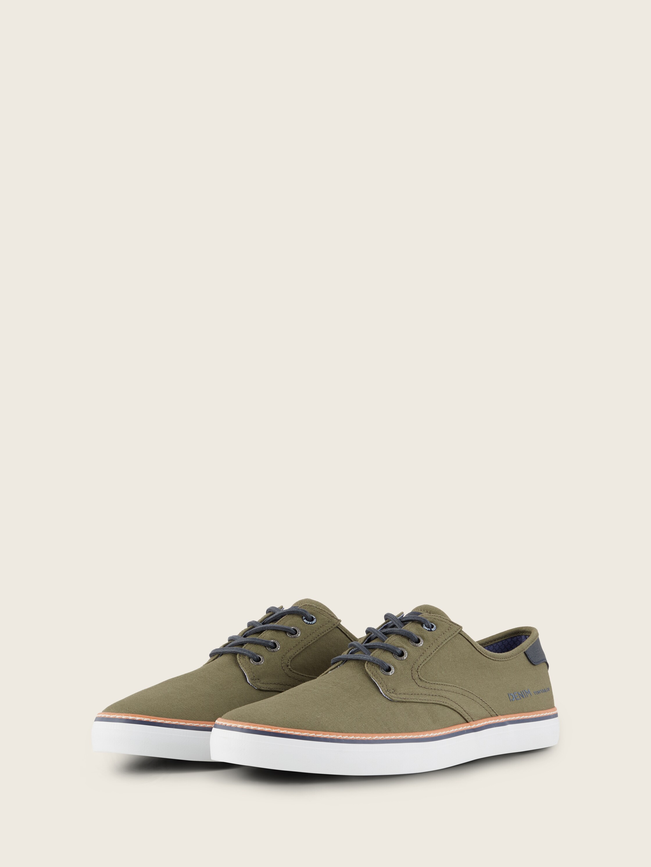 Sneaker aus Wildleder - 2