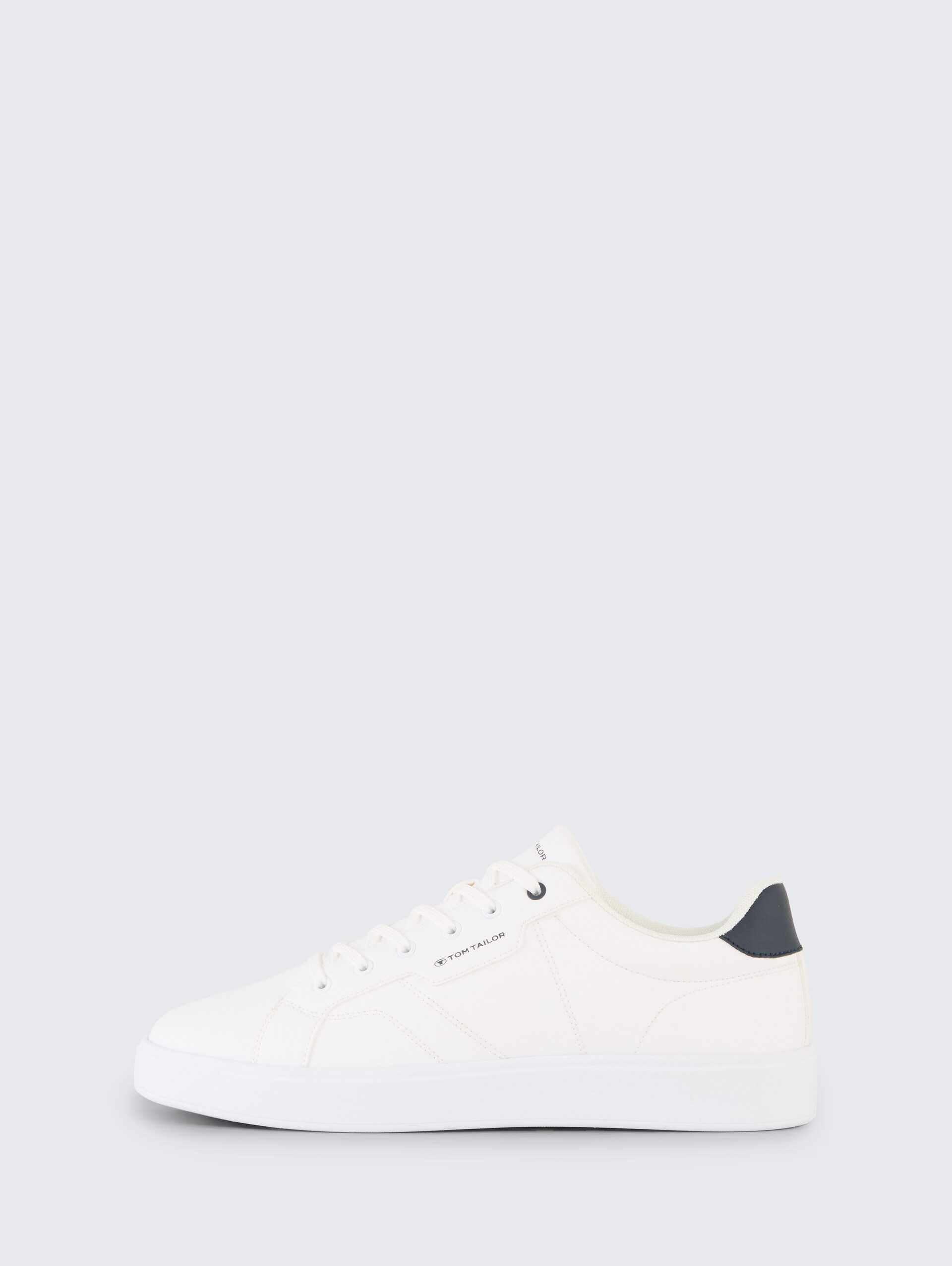 Sneaker aus Lederimitat - white - seitliche Produkt-Ansicht