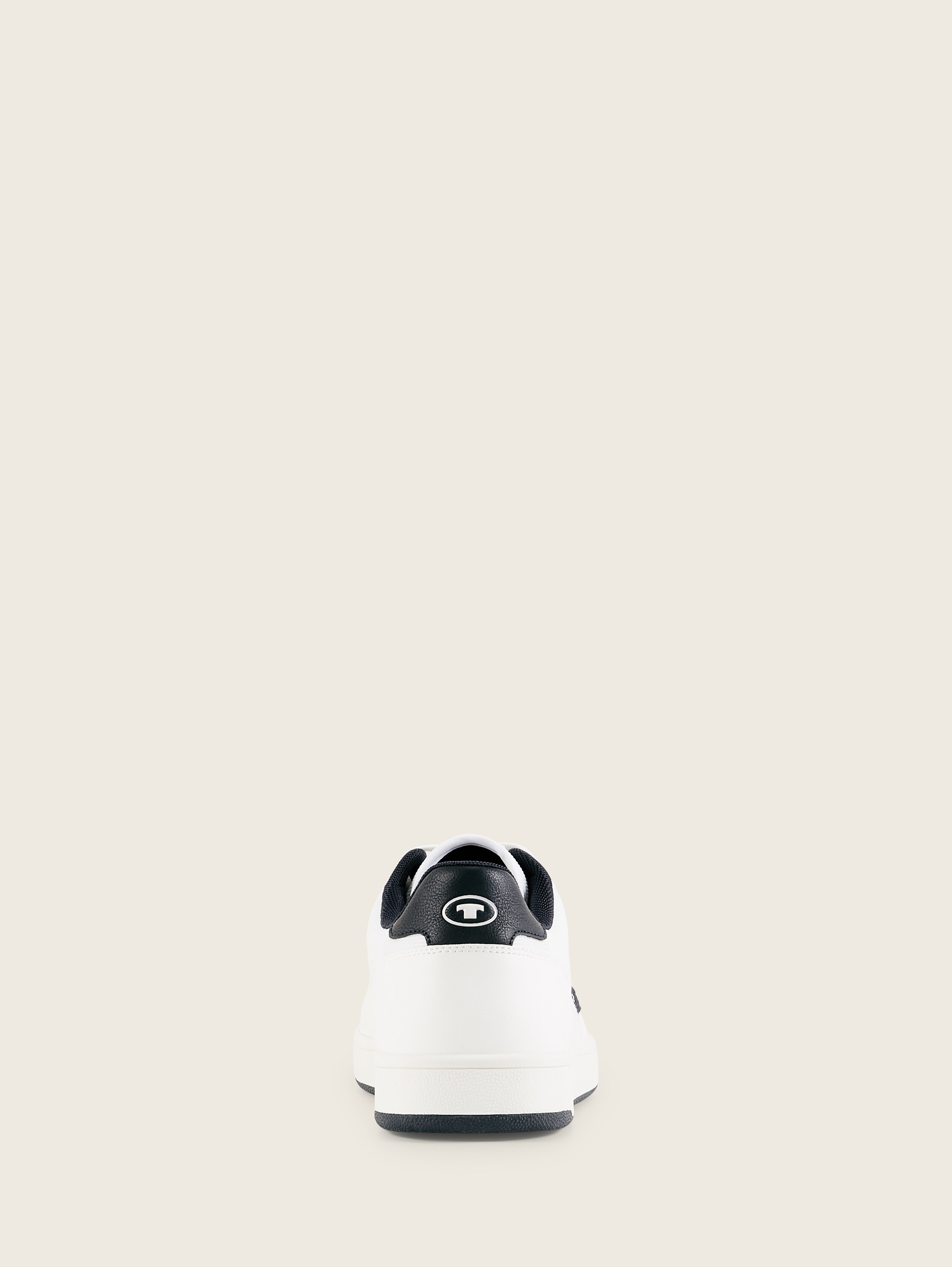 Basic Sneaker - 3