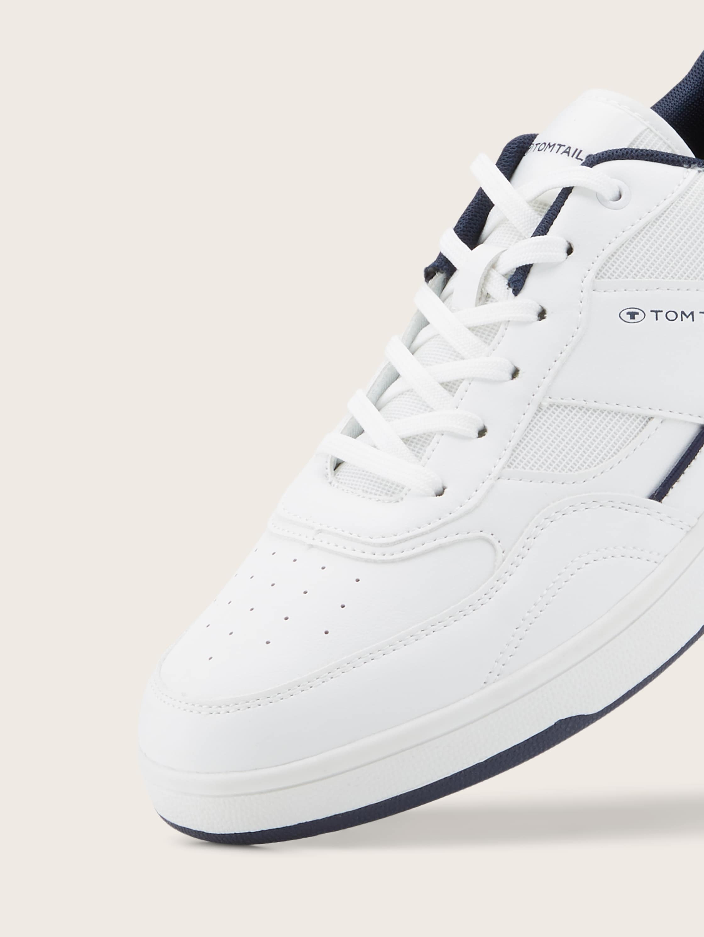 Basic Sneaker - 4