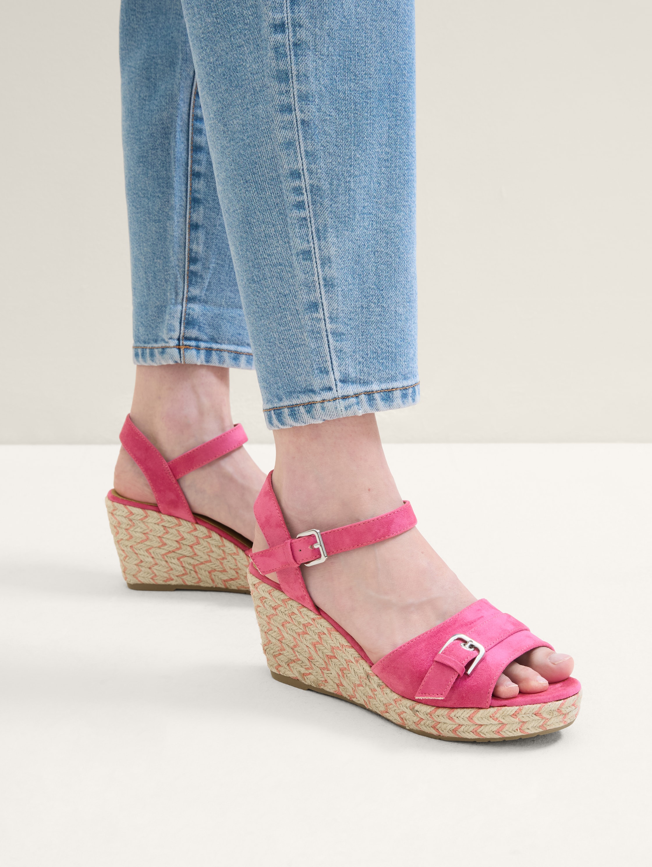 Sandalen mit Keilabsatz - 1