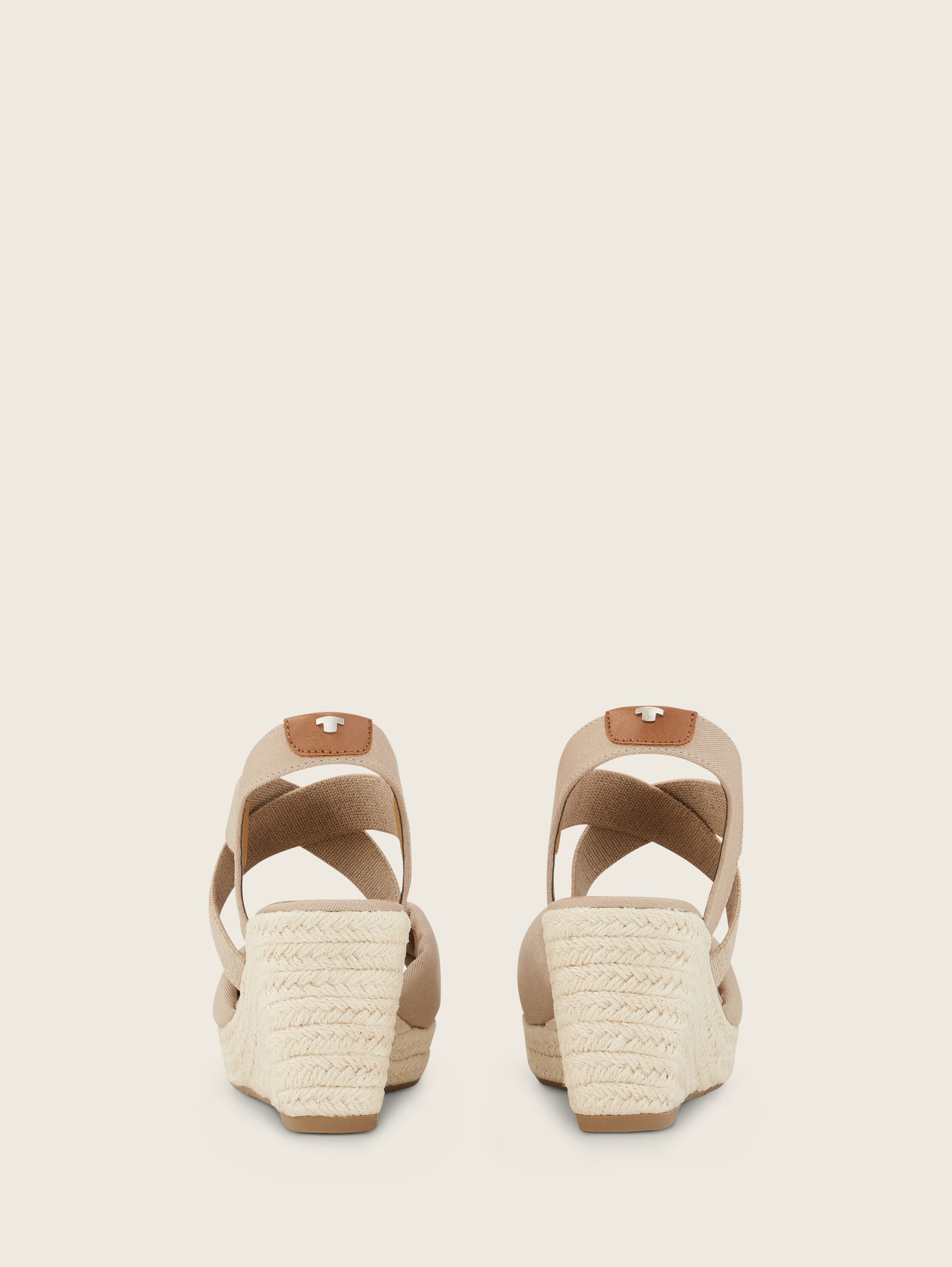 Sandalen mit Keilabsatz - sand - 