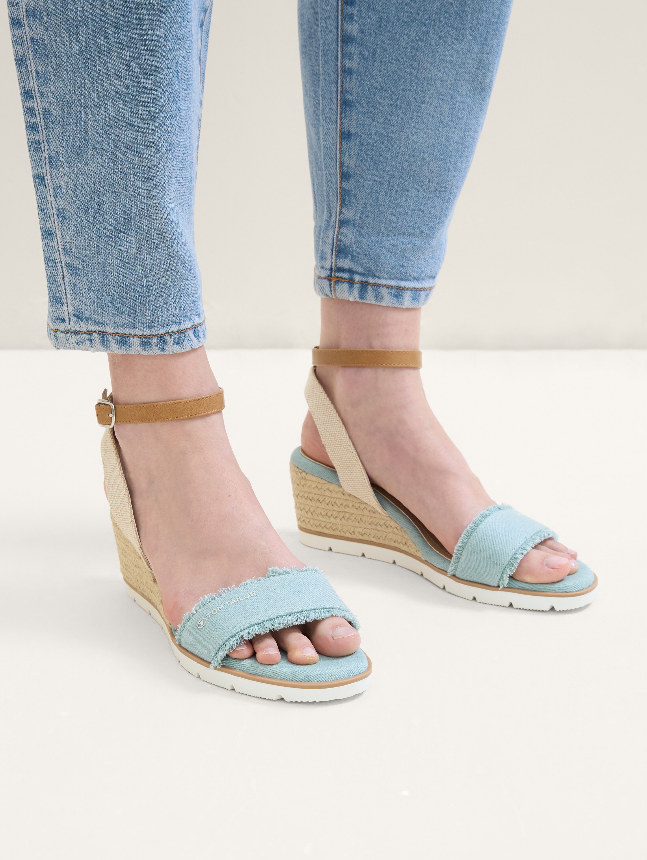 Keilsandalette mit hochwertigem Kunstleder - sky - 