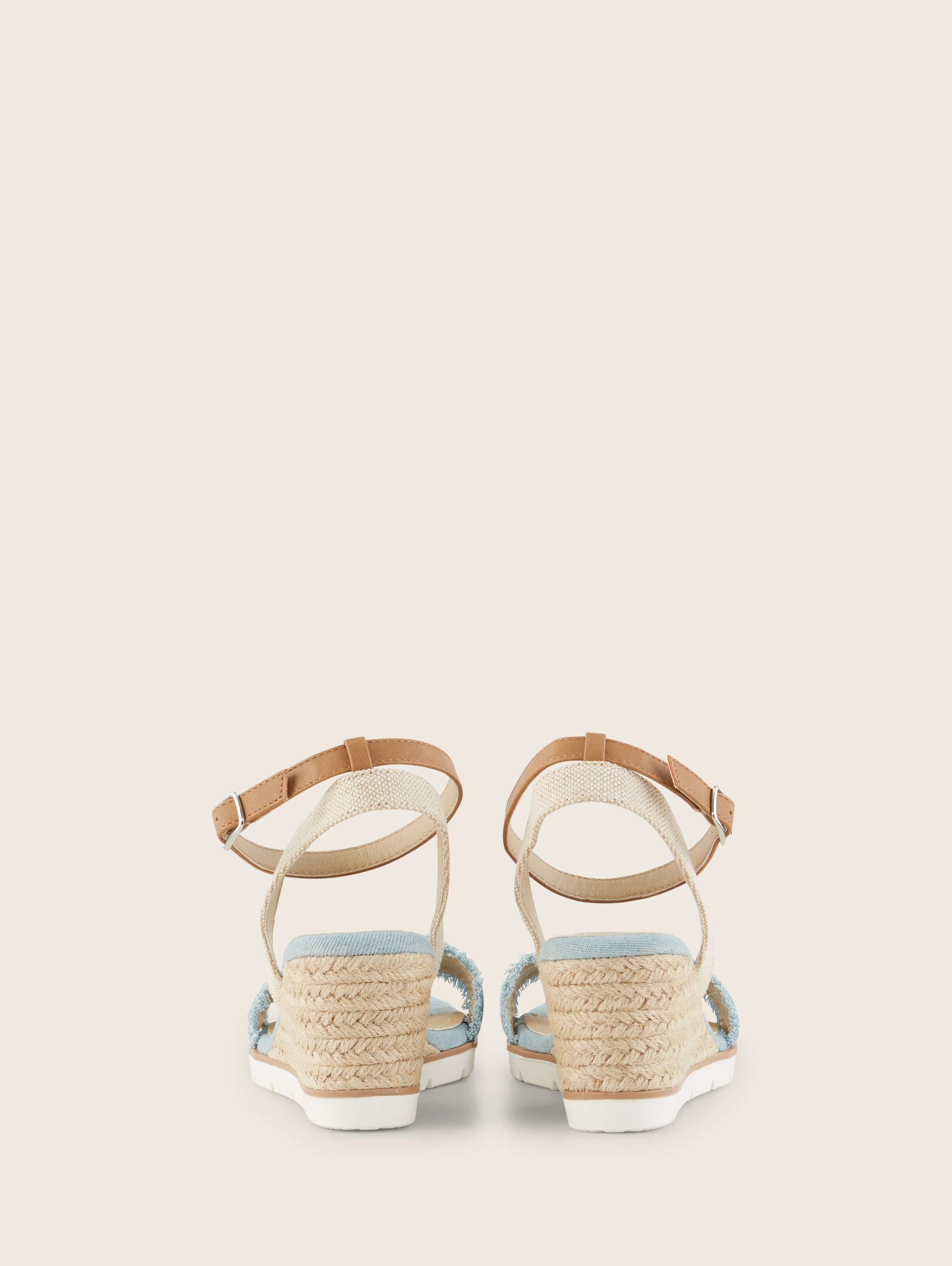 Keilsandalette mit hochwertigem Kunstleder - sky - 