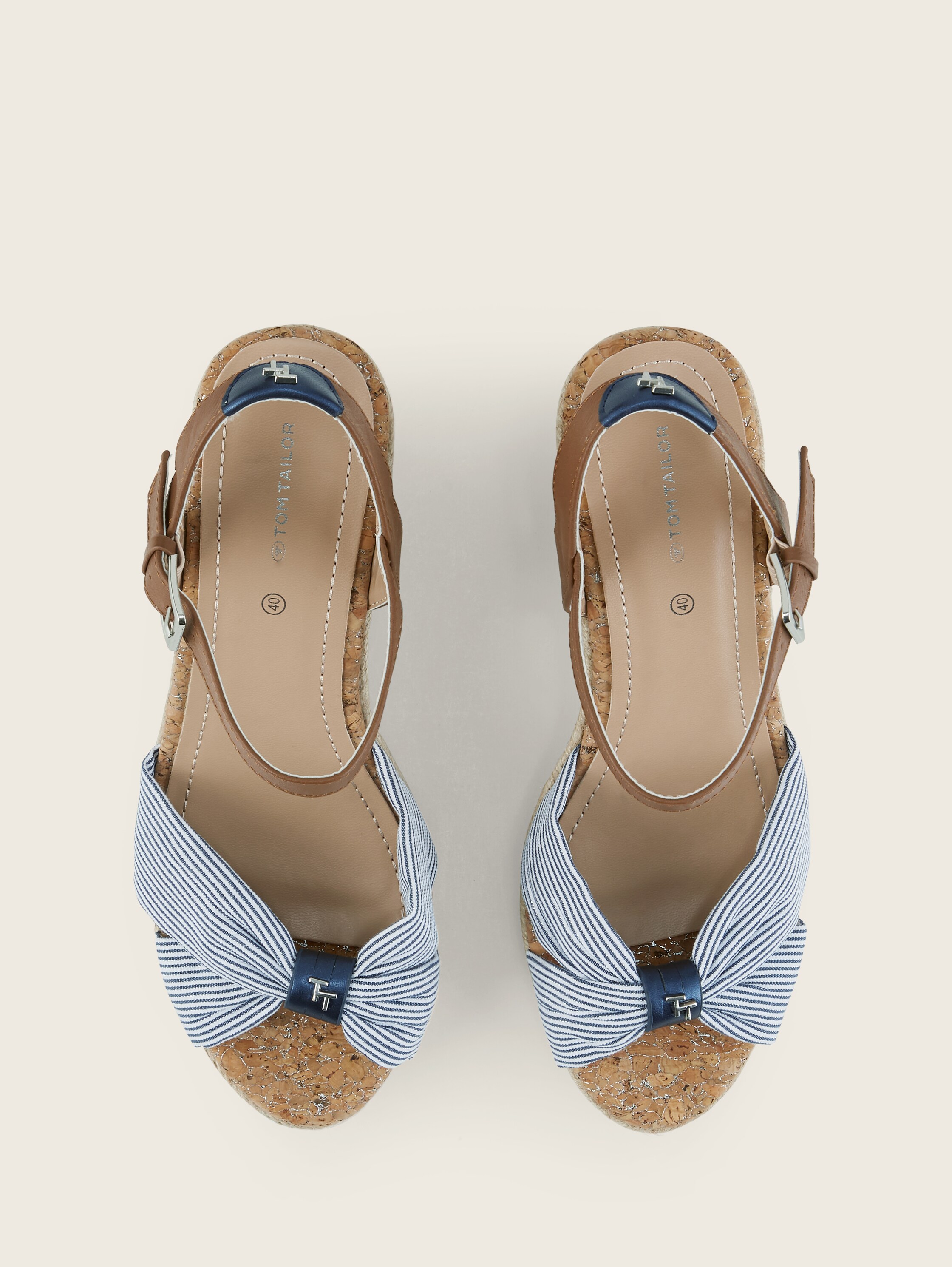 Sandalen mit Keilabsatz - 6