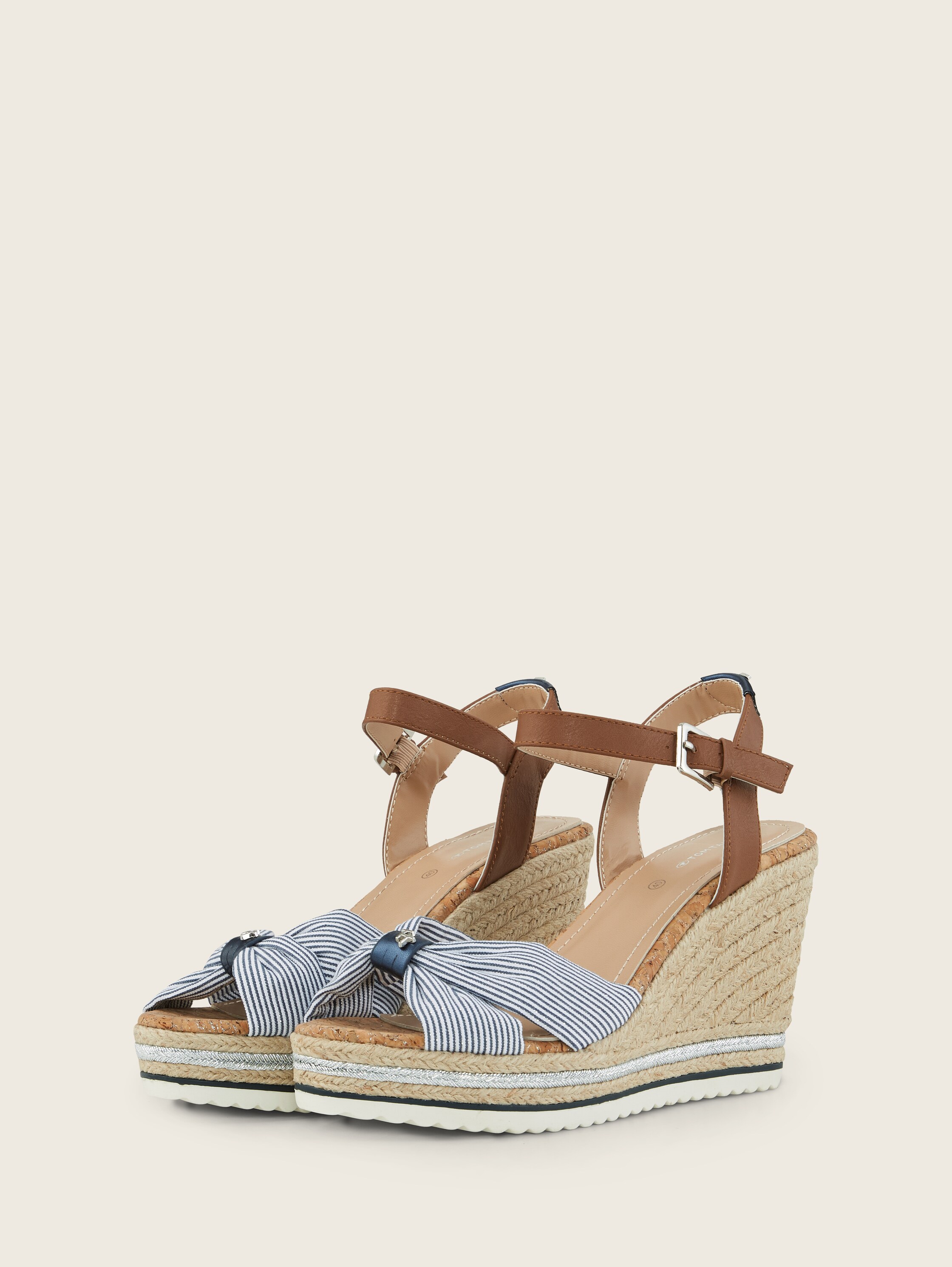 Sandalen mit Keilabsatz - 2