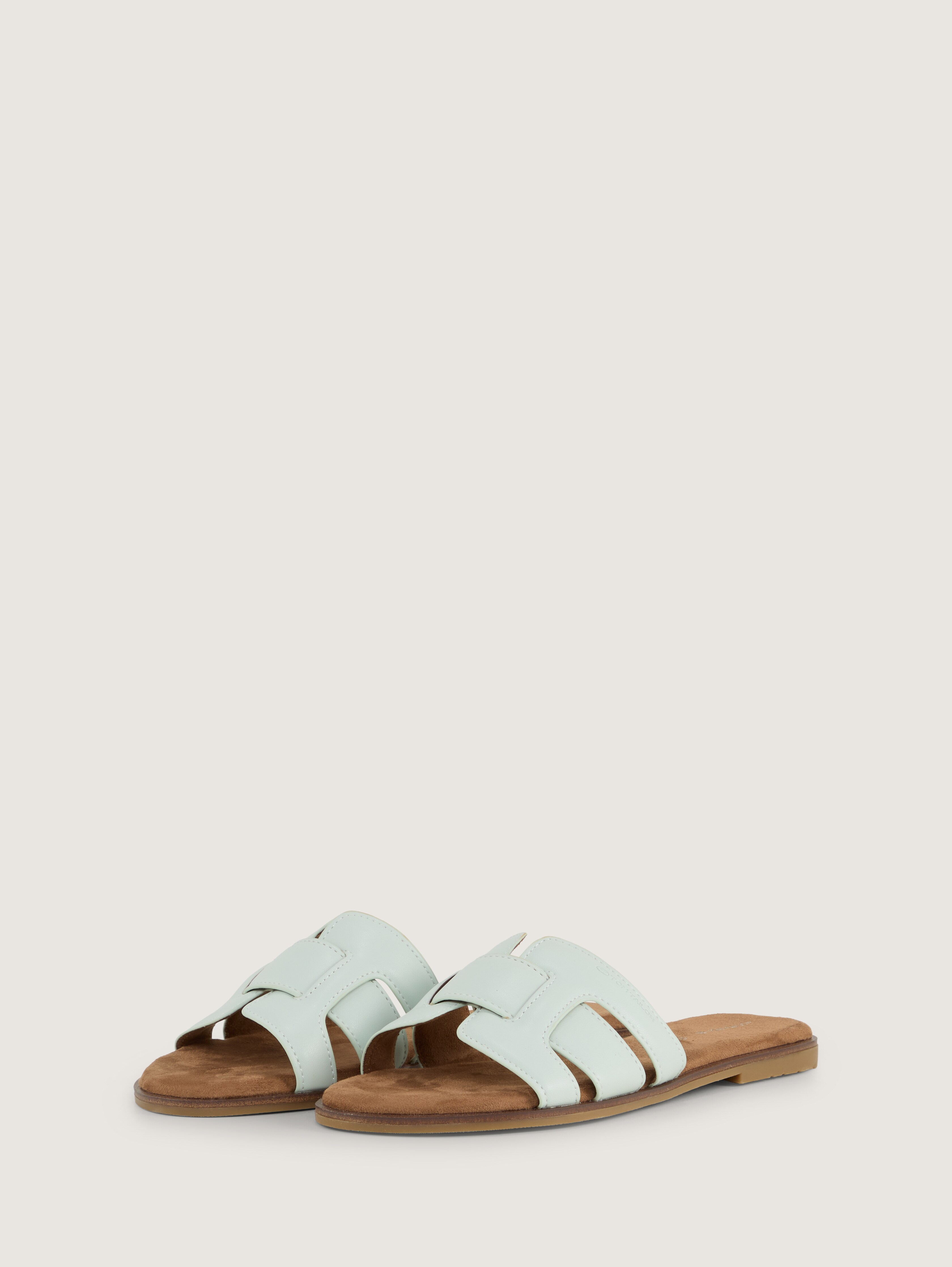 Flache Sandalen mit weicher Sohle von Women, mint