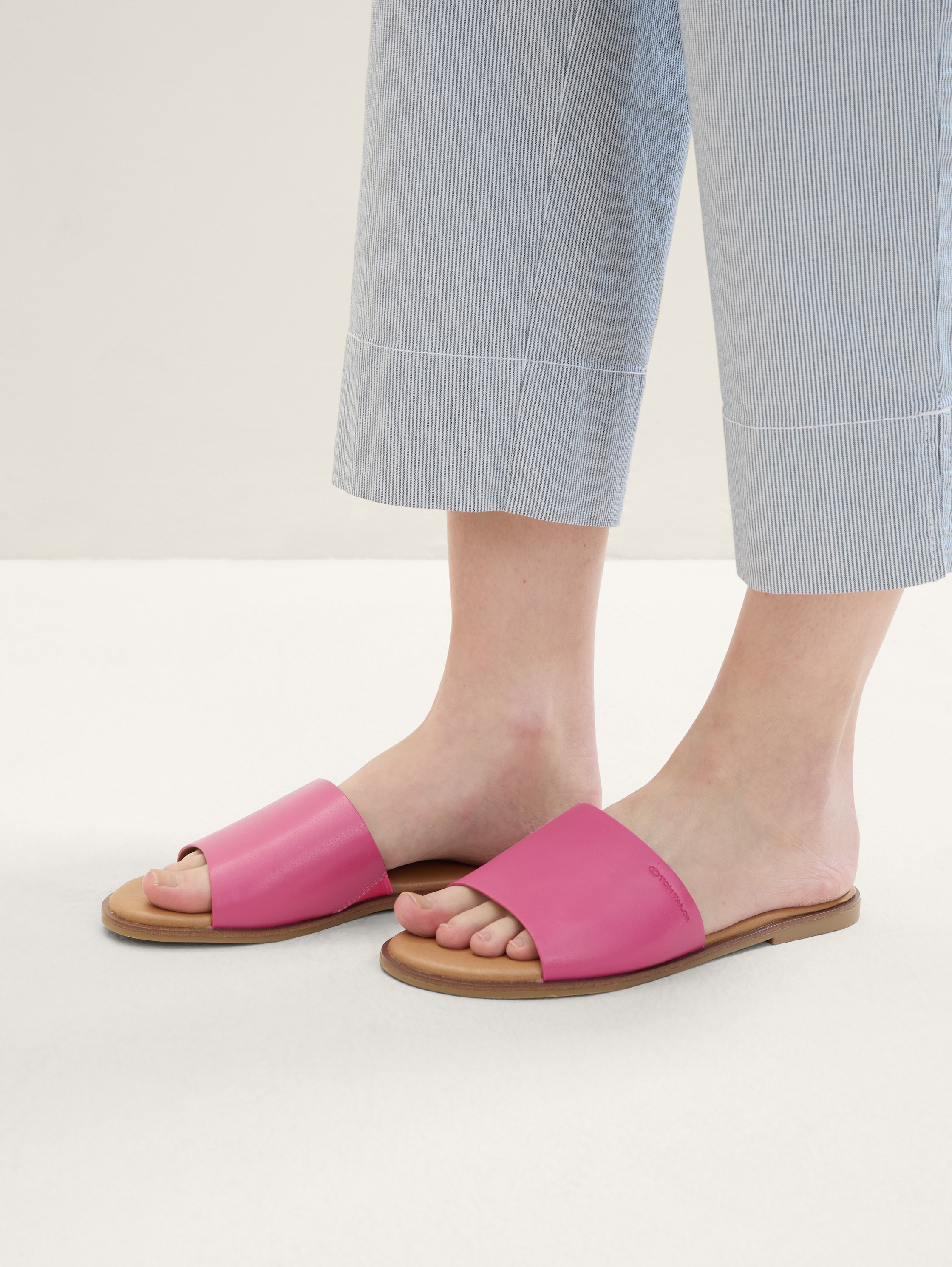 Pantolette aus hochwertigem Kunstleder - dkpink -