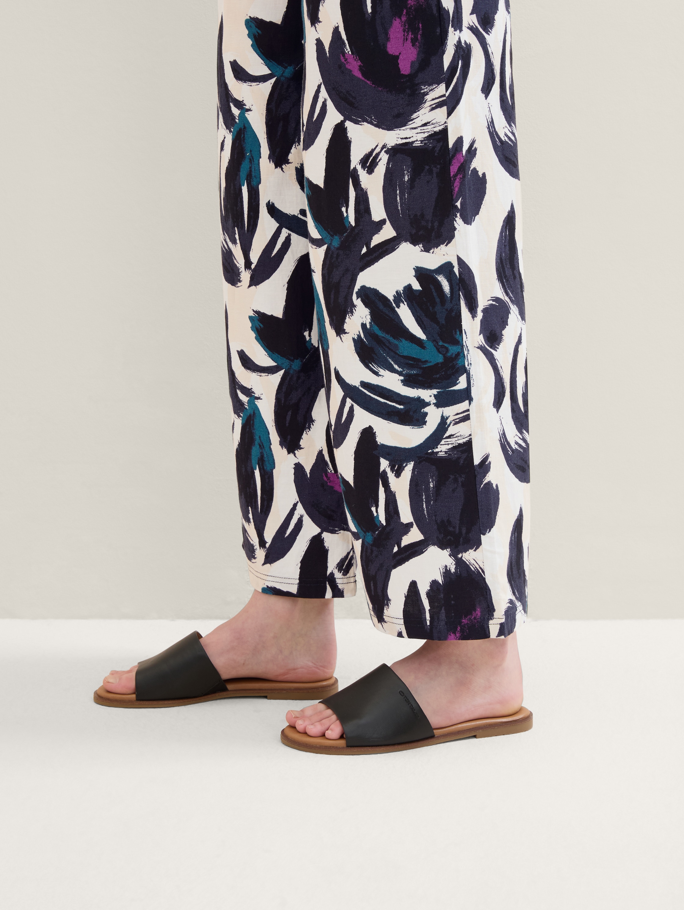 Pantolette aus hochwertigem Kunstleder - black_1 - 