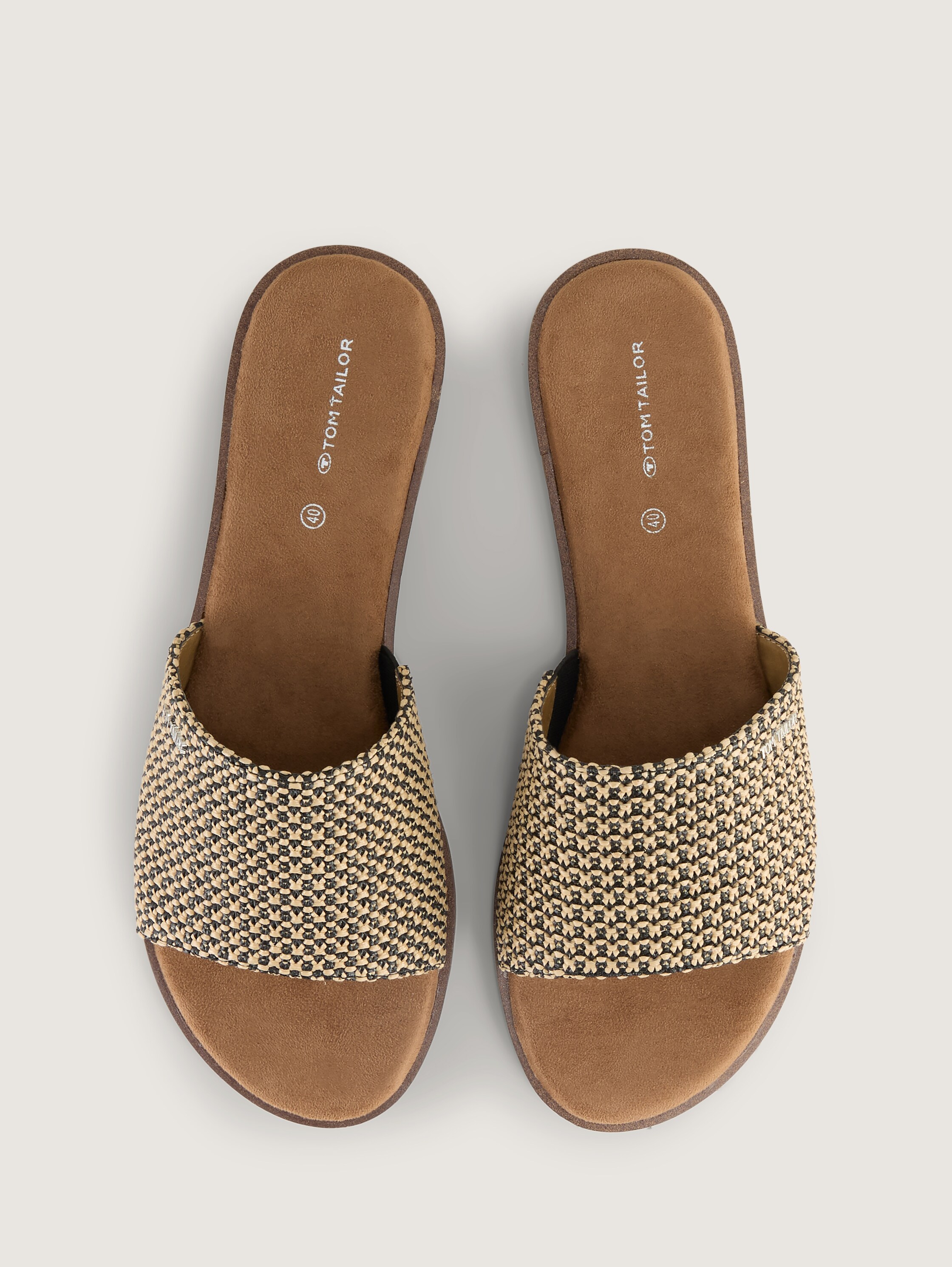Flat sandals with braided pattern - black_1 - 