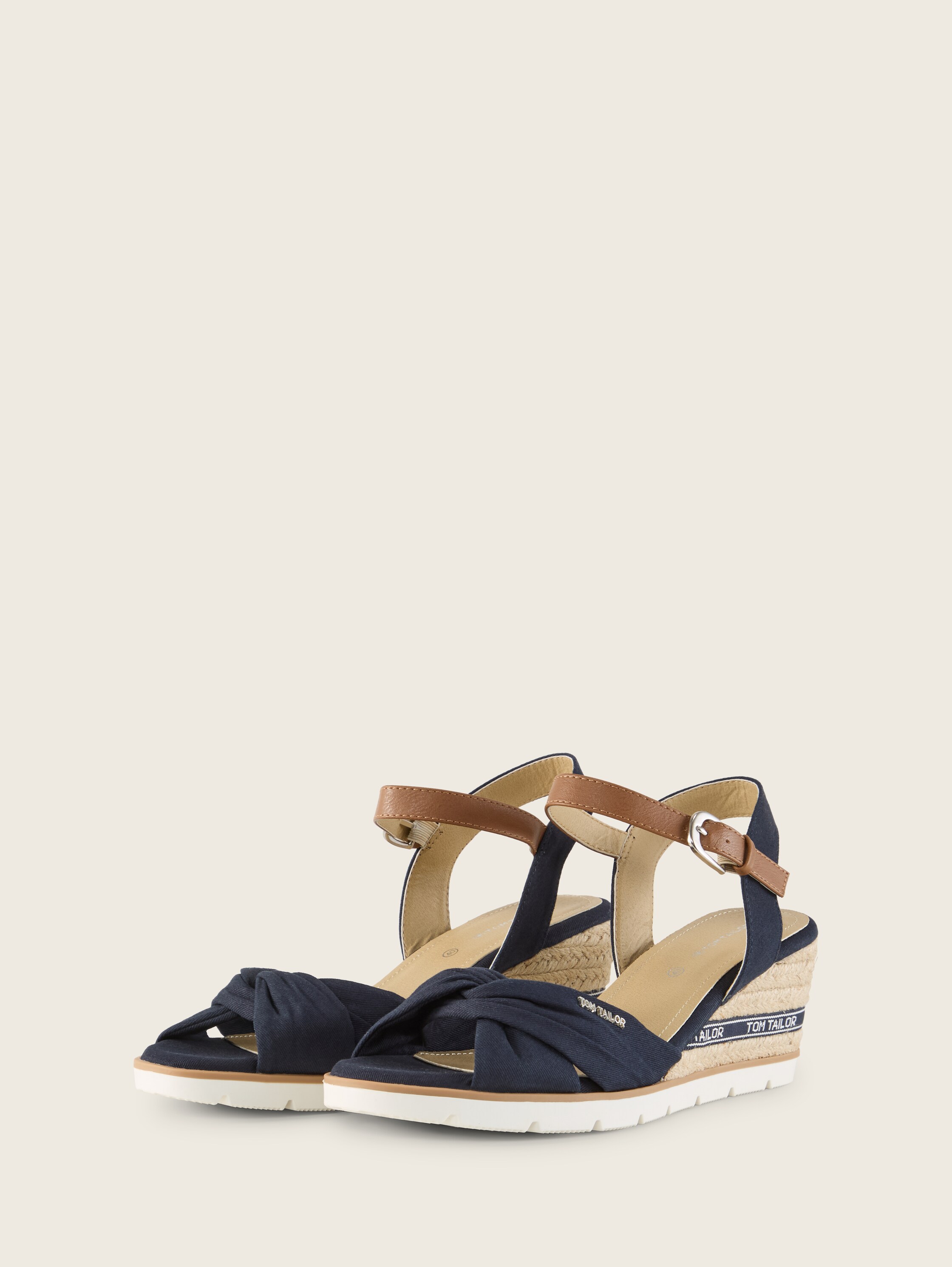 Sandalen mit Keilabsatz - 2