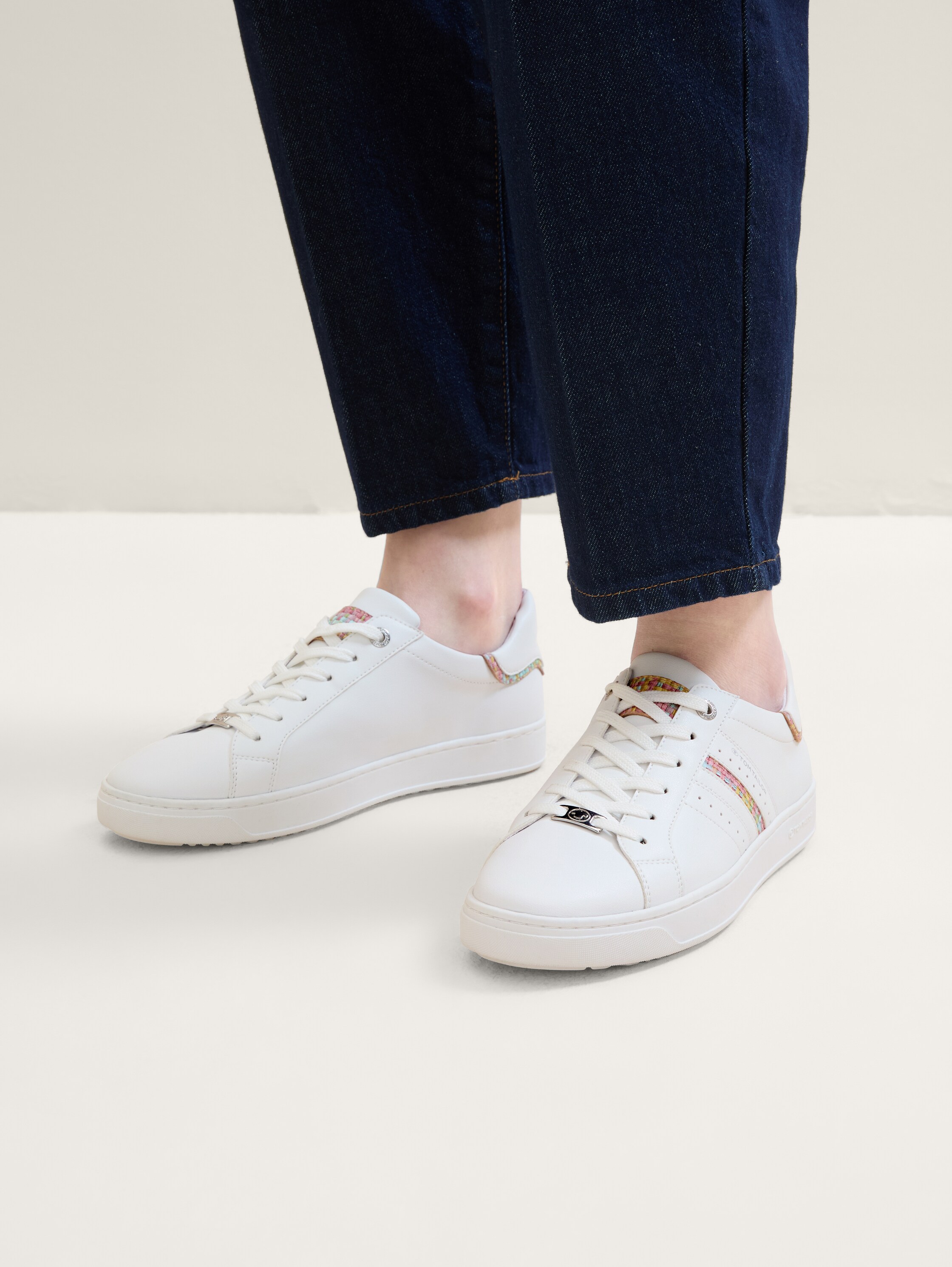 Sneaker aus Kunstleder - 1