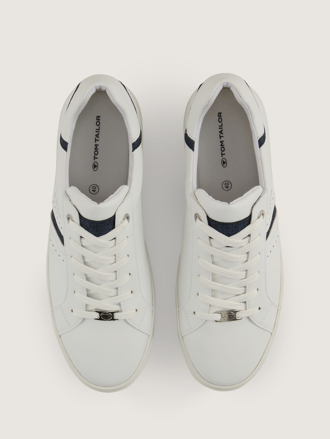 Sneaker mit Denim-Details - white - Produkt-Ansicht von oben 