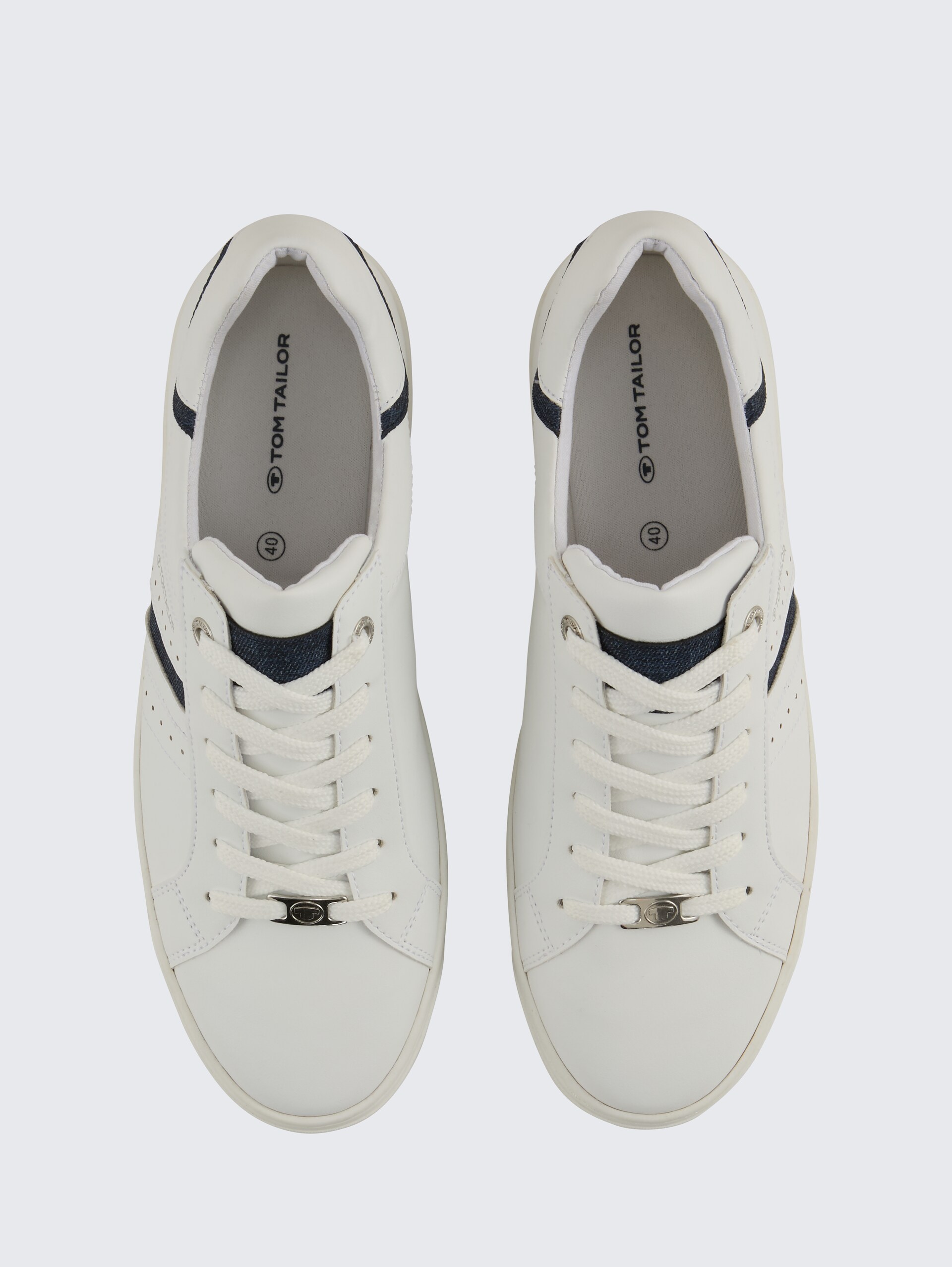 Sneaker mit Denim-Details - white - Produkt-Ansicht von oben 